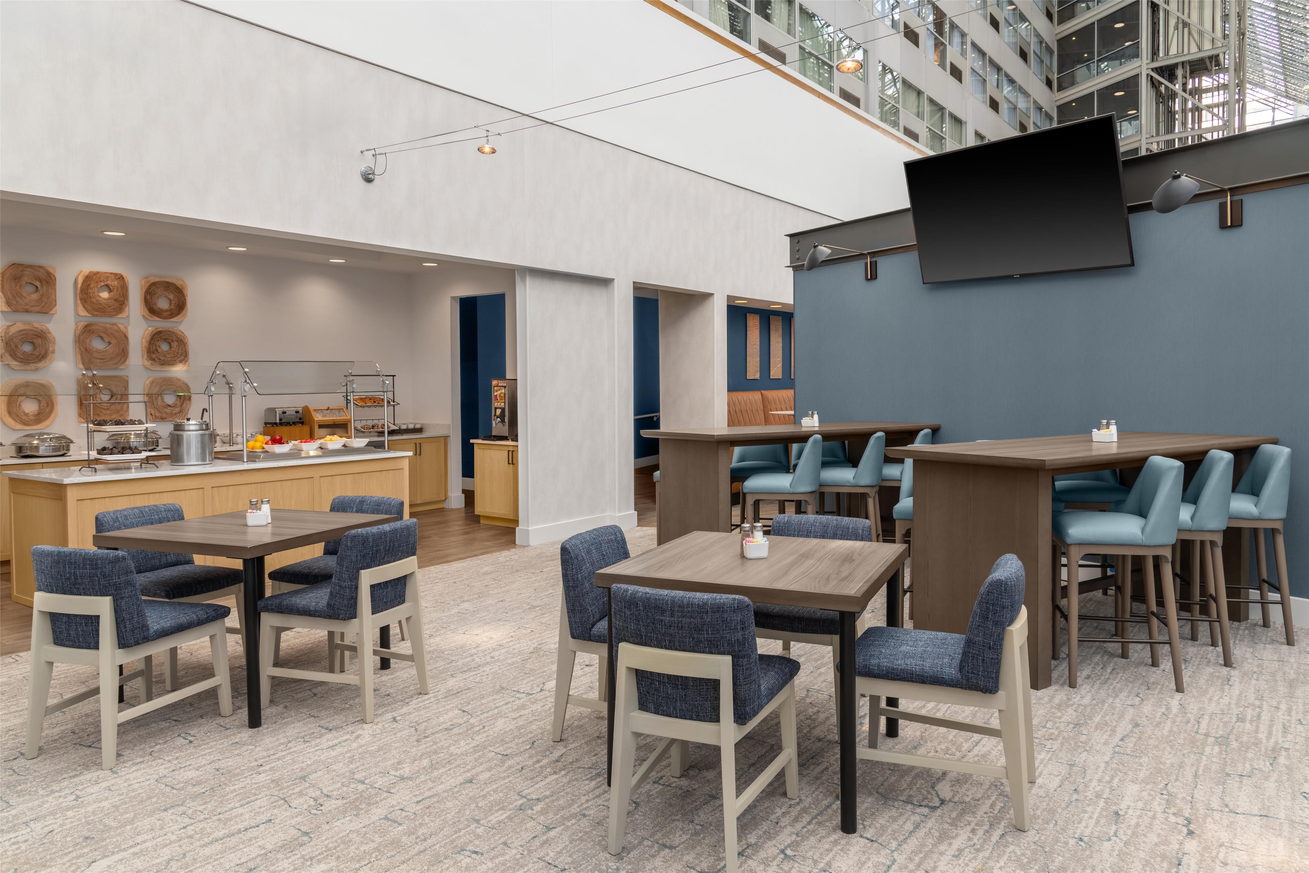 BarLounge | Doubletree Hotel South Bend