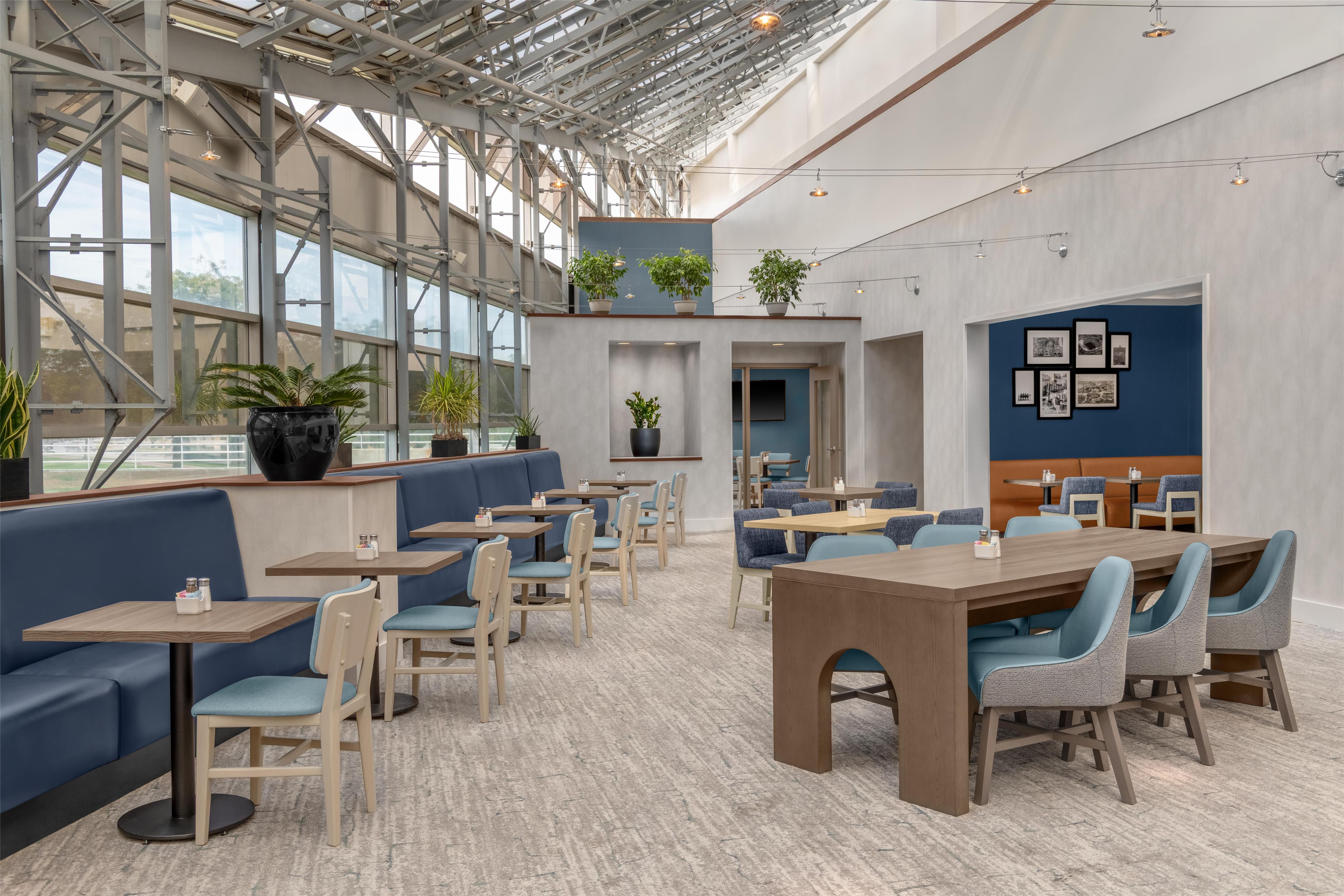 BarLounge | Doubletree Hotel South Bend