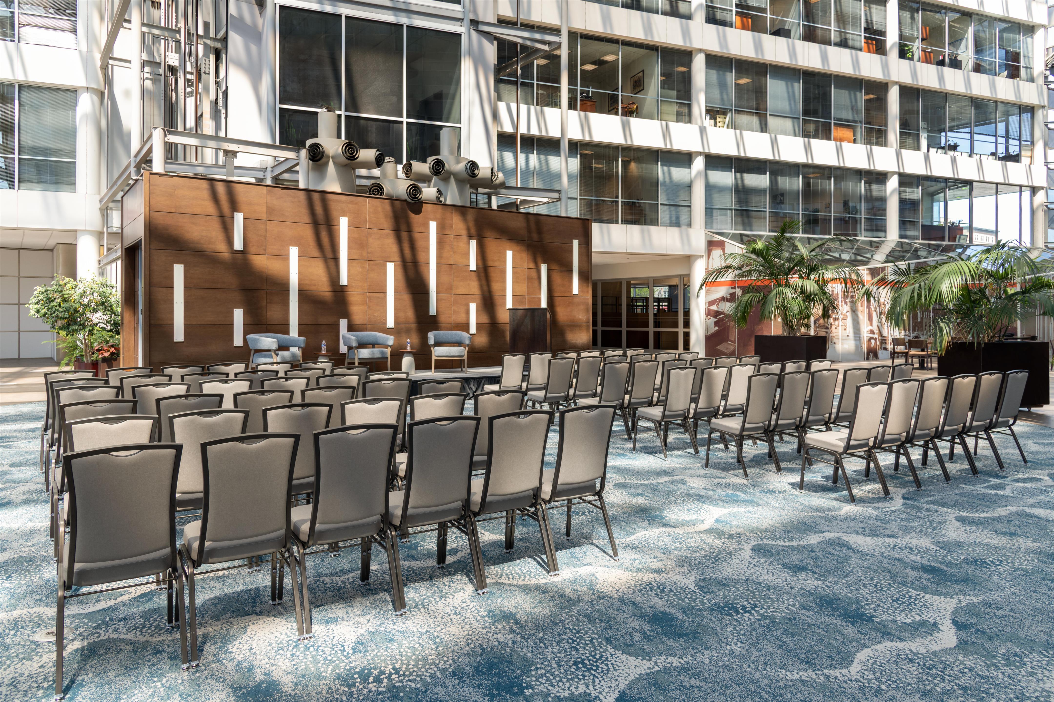 Lobby | Doubletree Hotel South Bend