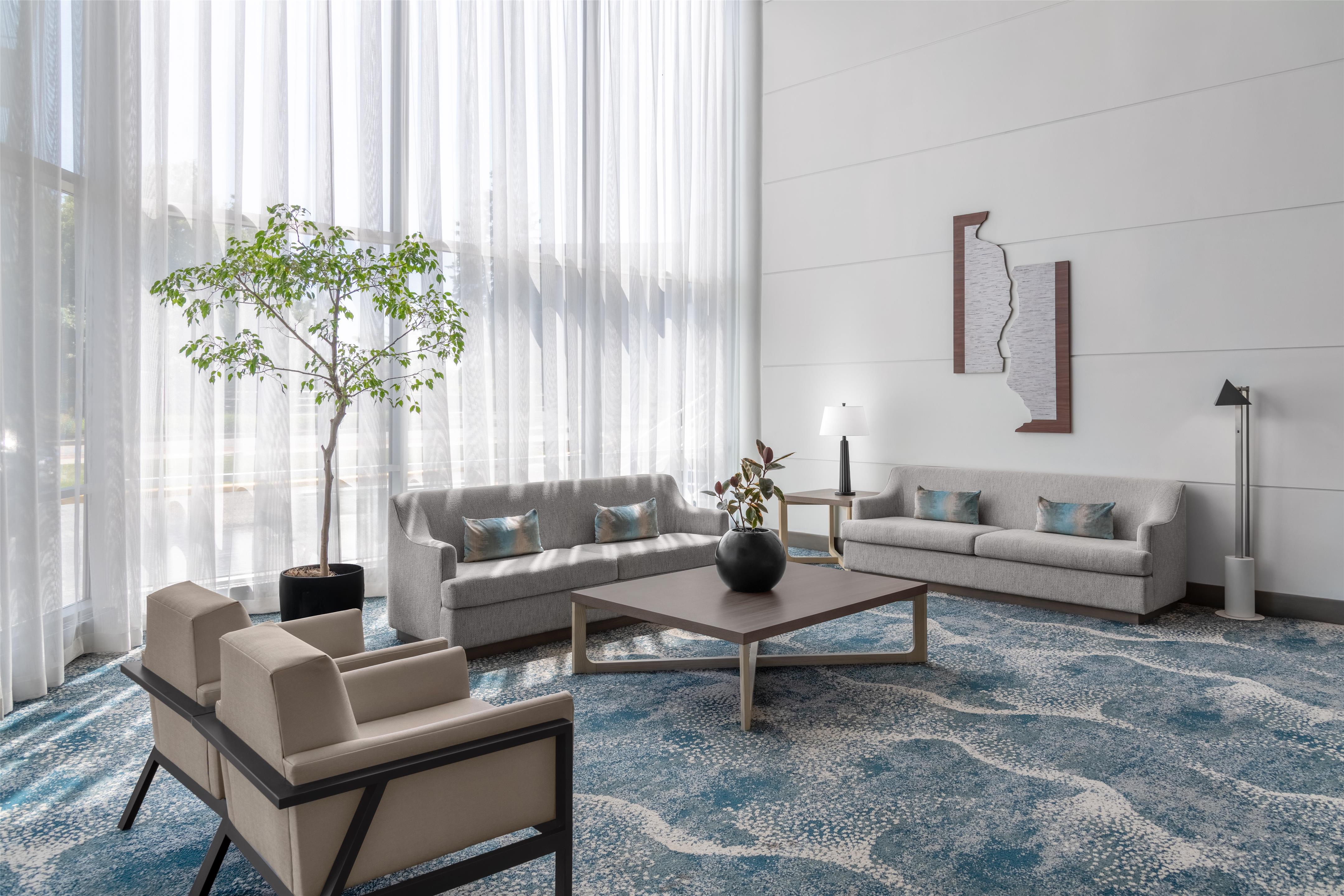 Lobby | Doubletree Hotel South Bend