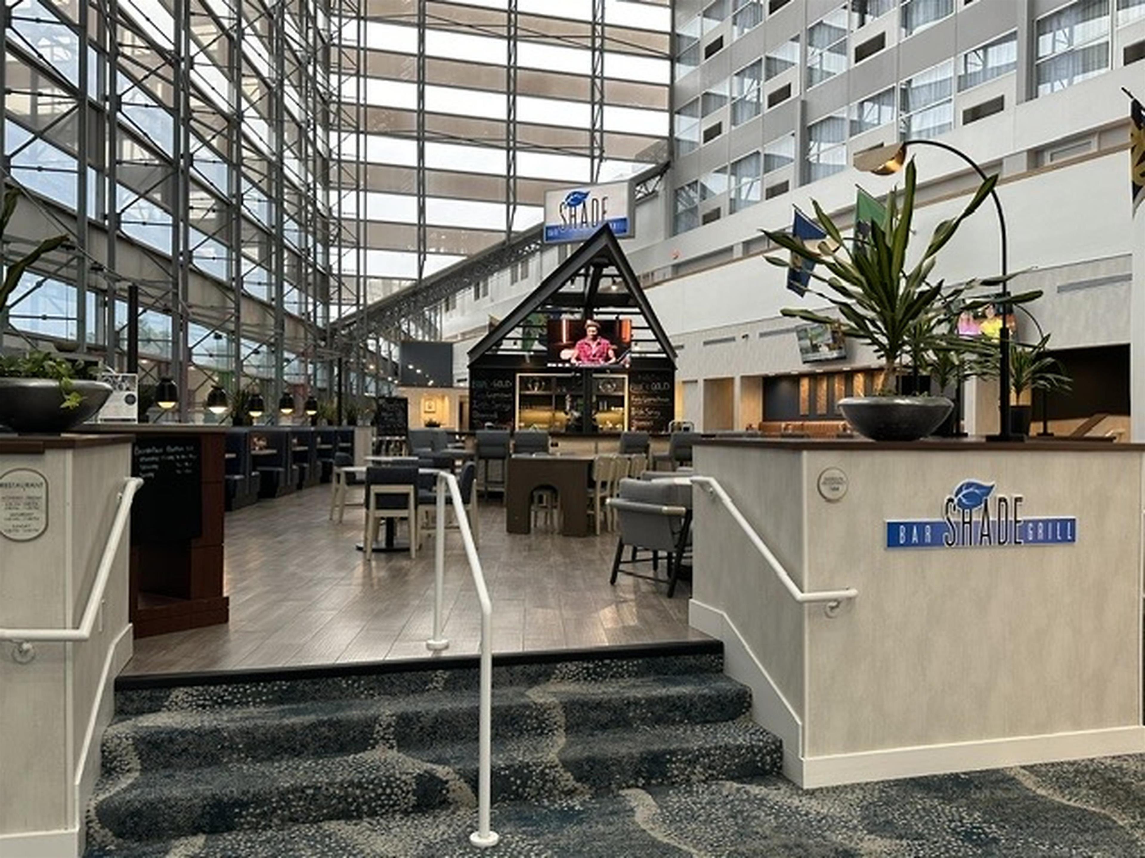 BarLounge | Doubletree Hotel South Bend