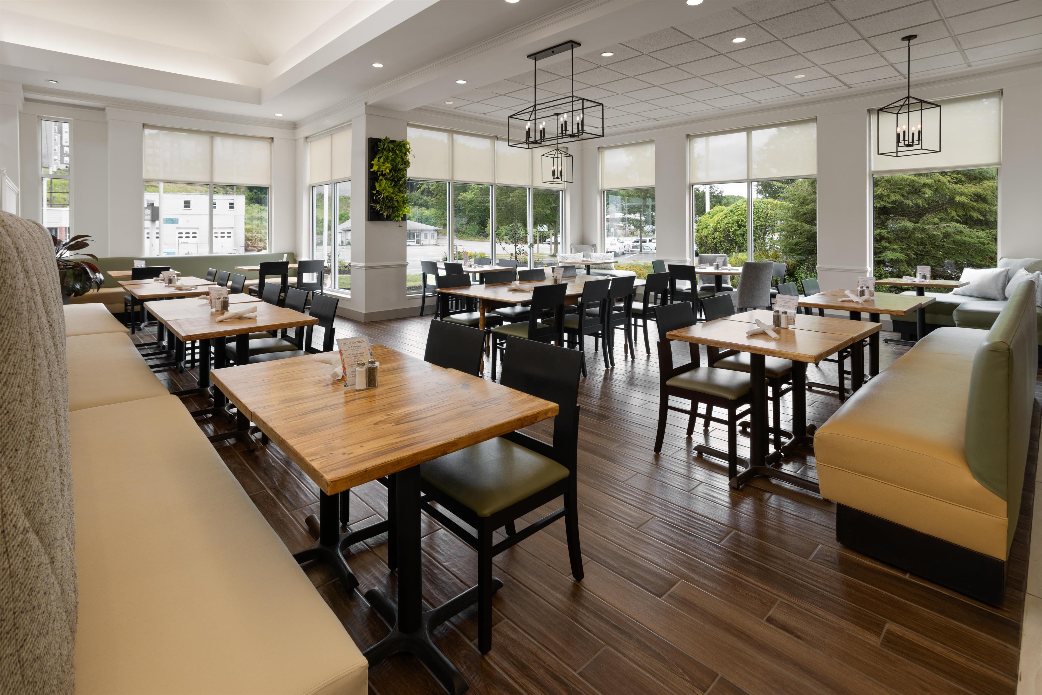 Restaurant | Hilton Garden Inn State College