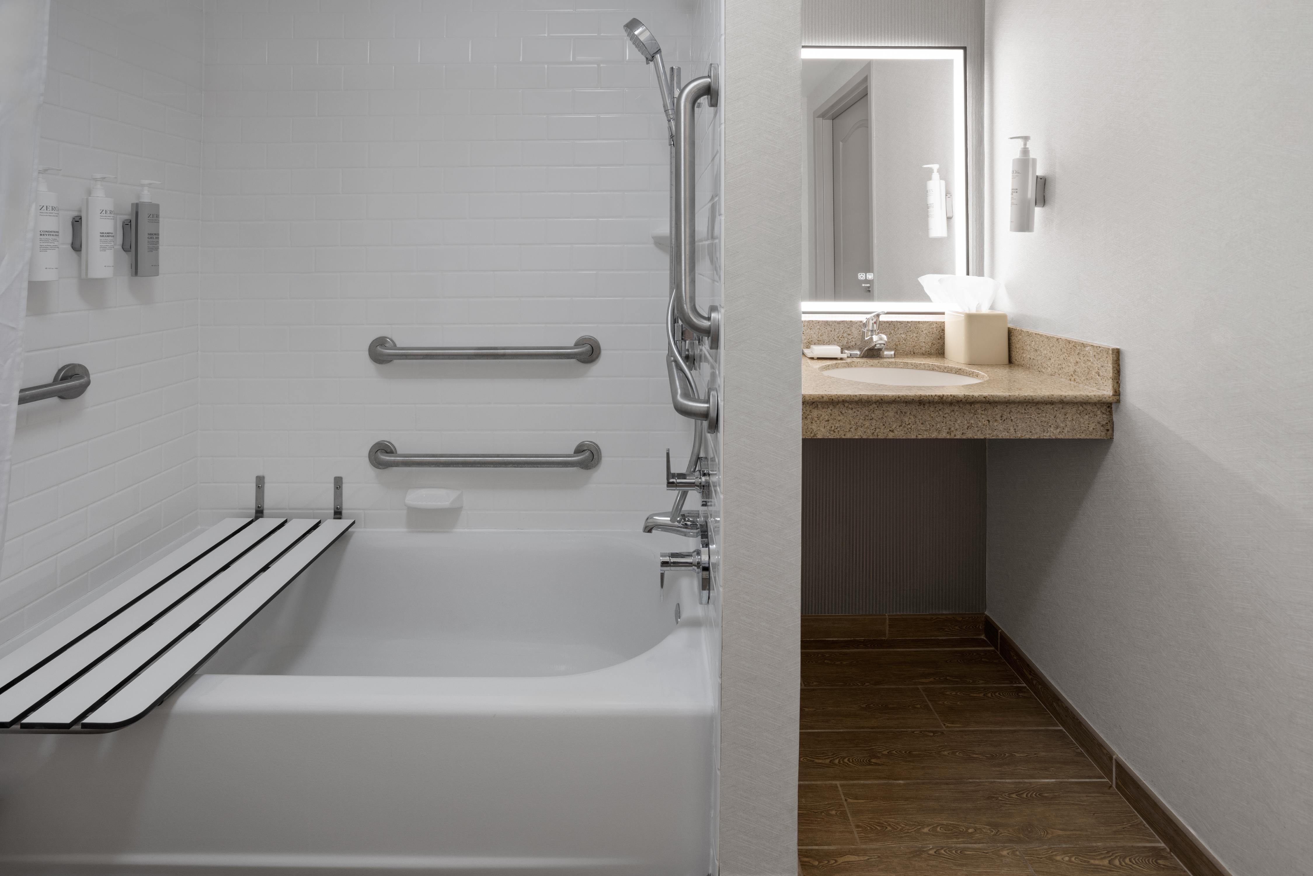 Hilton Garden Inn State College Room Type - 2 QN ACC RM W BATHTUB