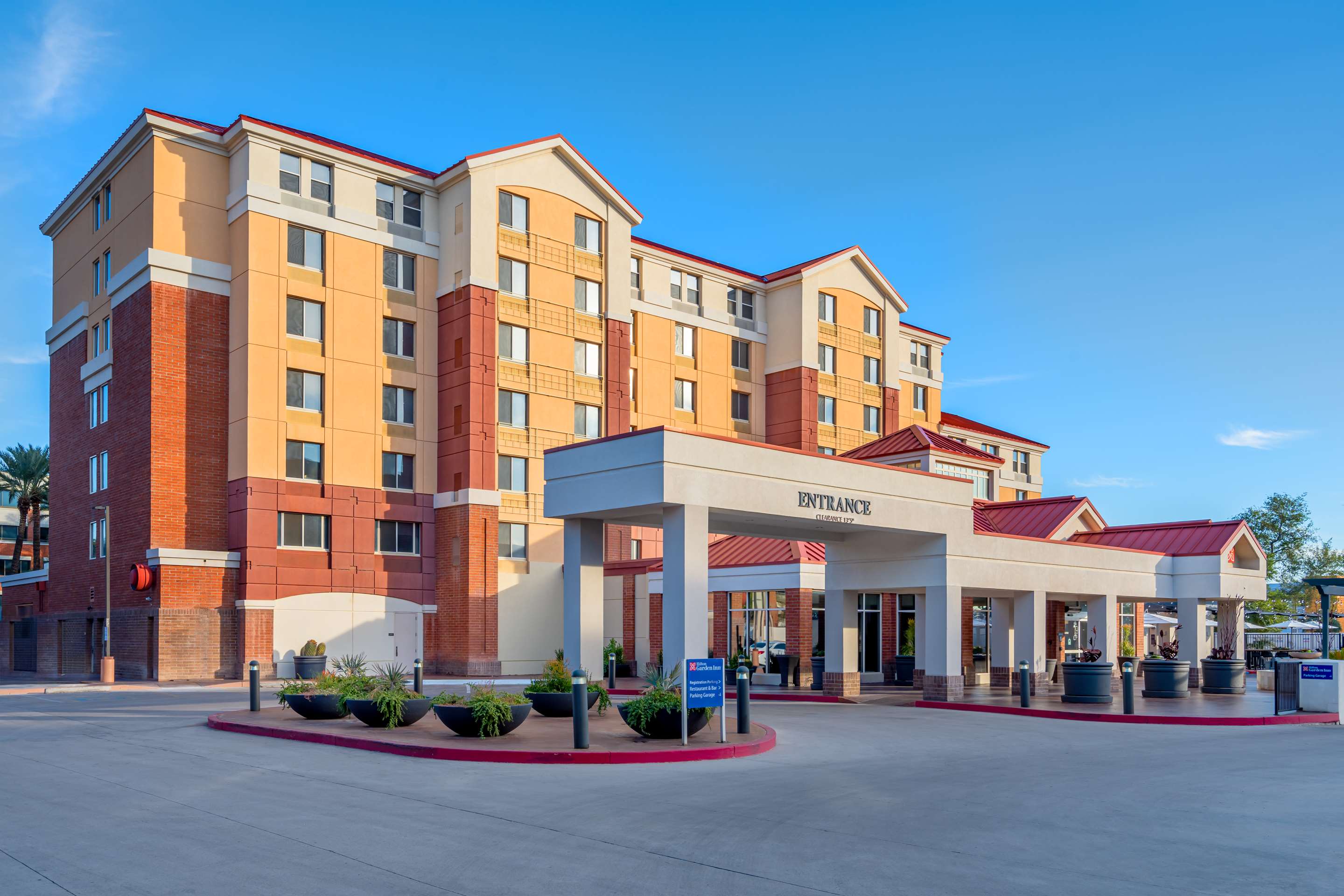 Exterior | Hilton Garden Inn Scottsdale Old Town