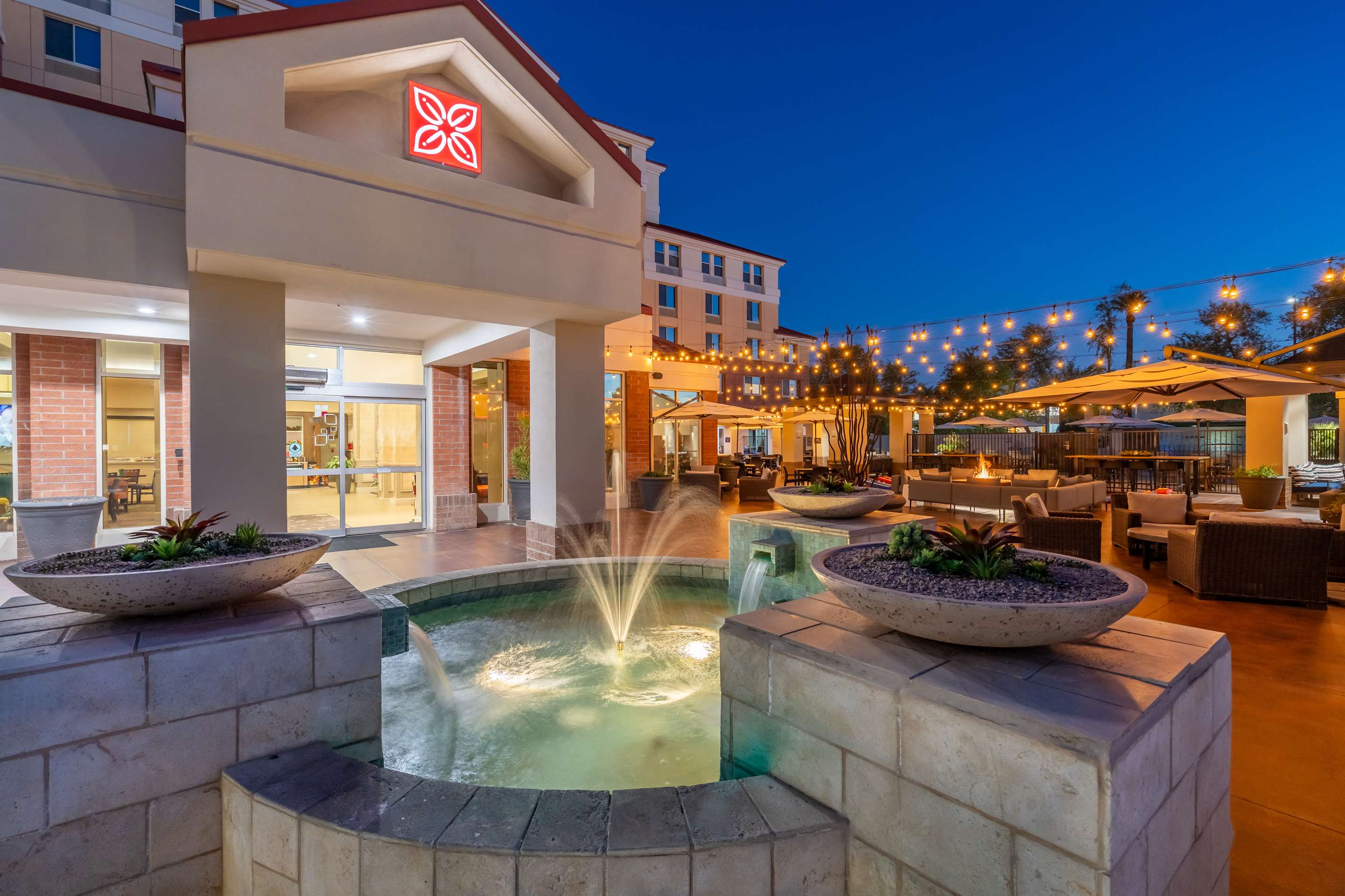 Exterior | Hilton Garden Inn Scottsdale Old Town
