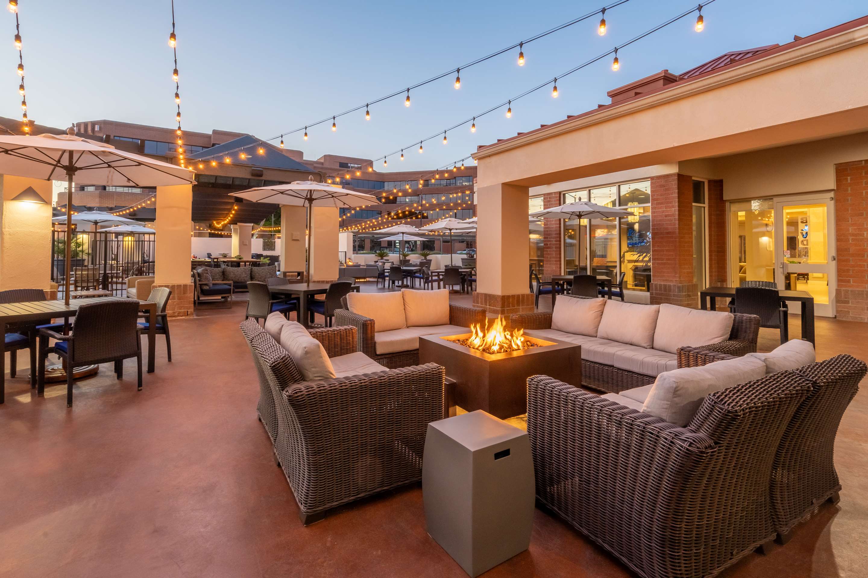 Exterior | Hilton Garden Inn Scottsdale Old Town