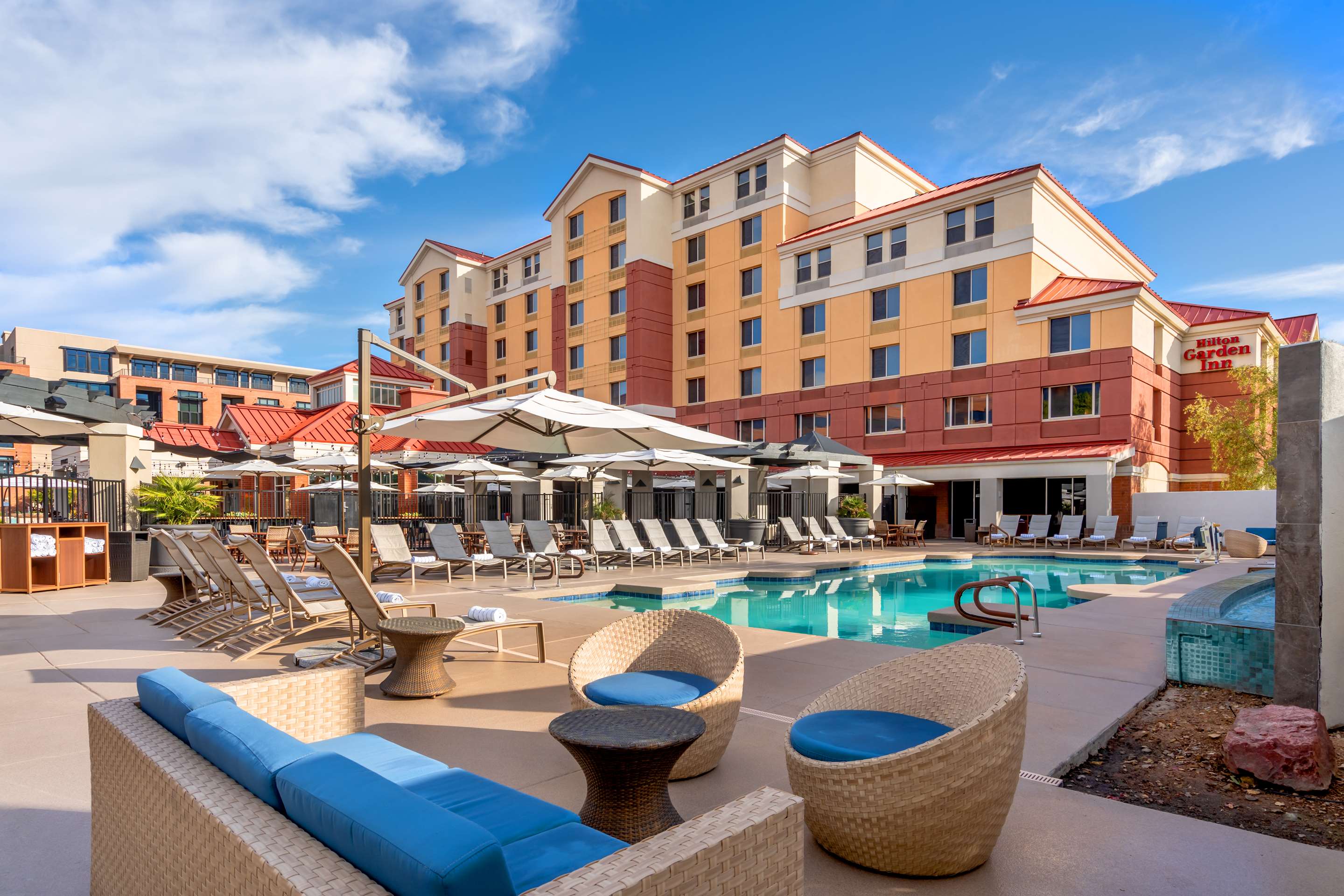 Pool | Hilton Garden Inn Scottsdale Old Town