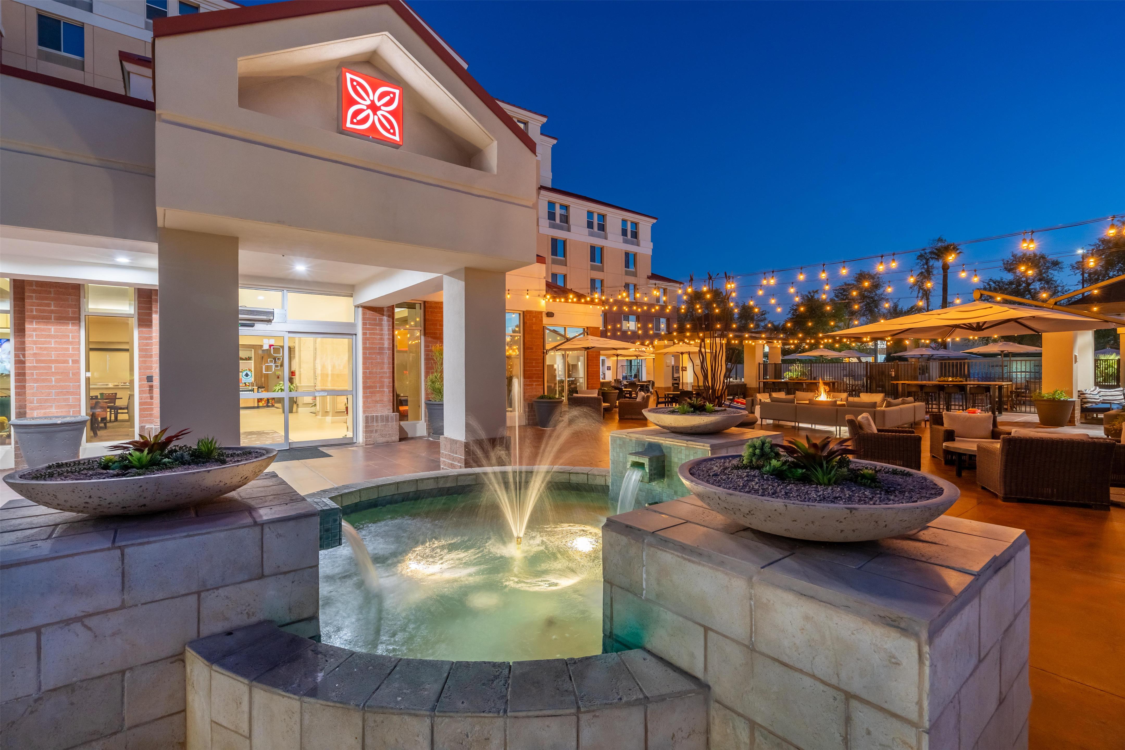 Exterior | Hilton Garden Inn Scottsdale Old Town