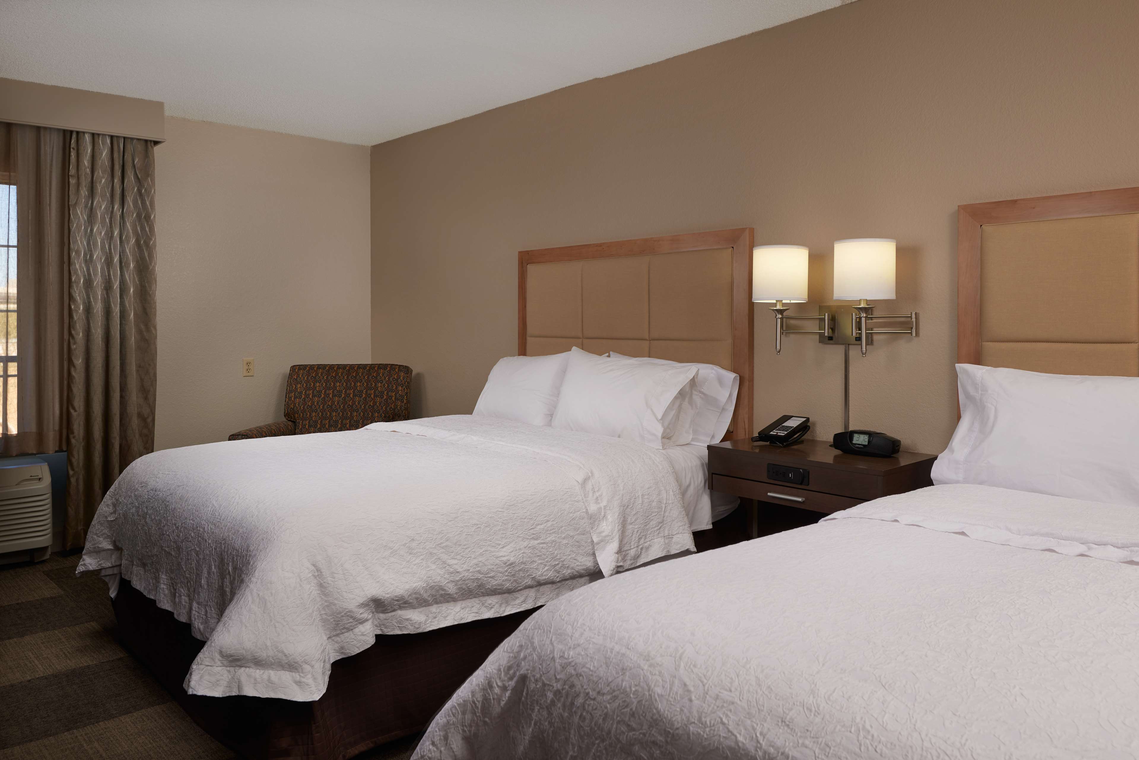 Hampton Inn & Suites Scottsdale Room Type - 2 QN W BALCONY-SOFABED NS