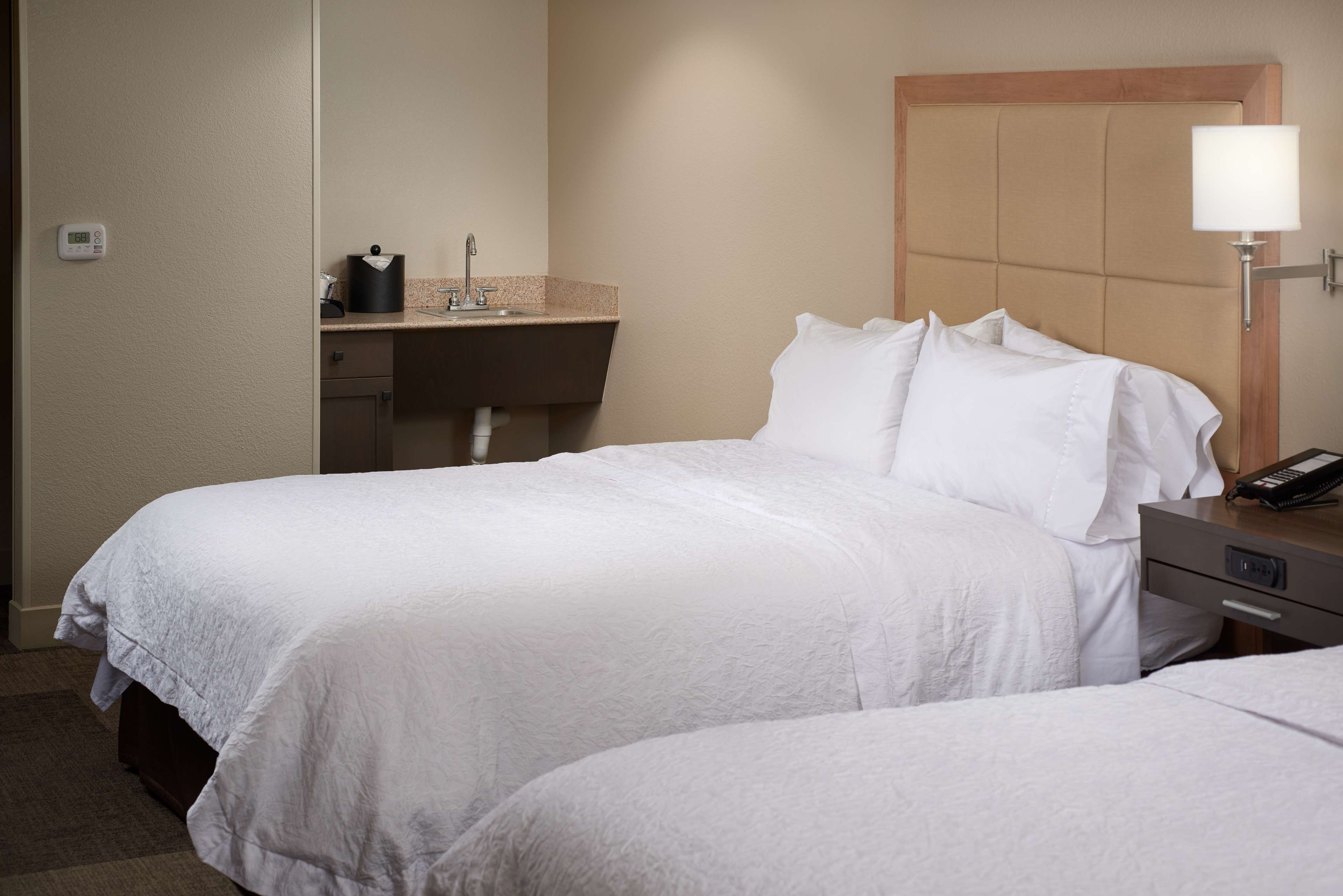 Hampton Inn & Suites Scottsdale Room Type - 2 QNS ACCESSIBLE W TUB NS