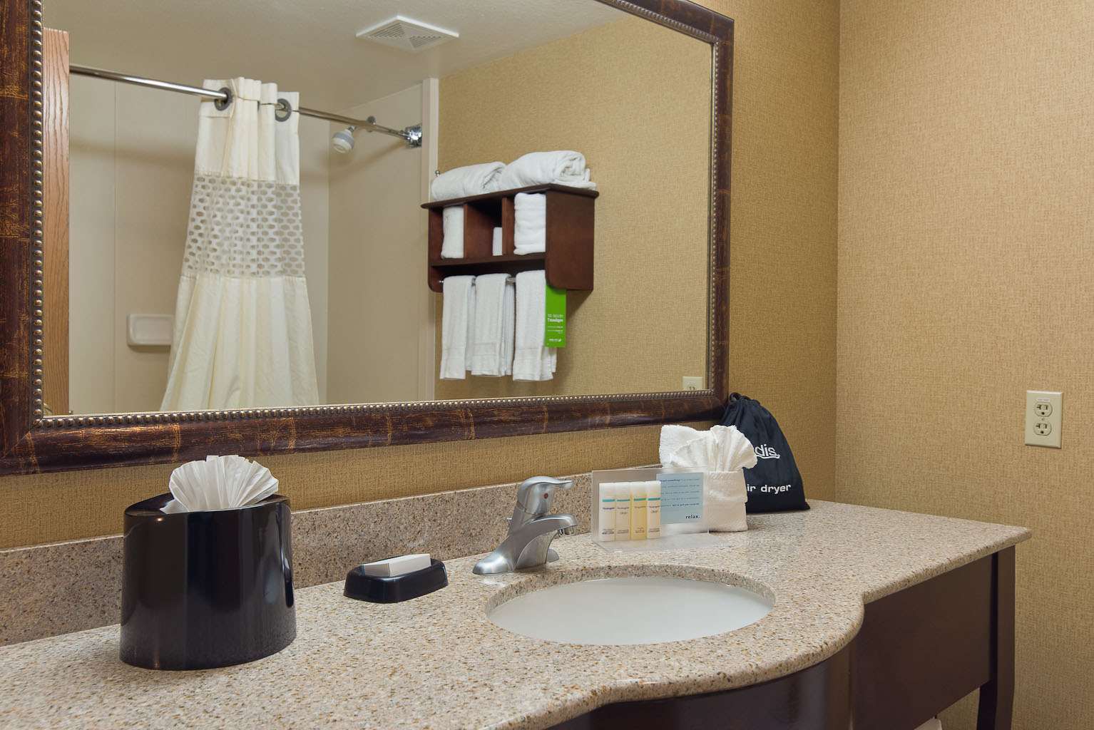 Hampton Inn & Suites Scottsdale Room Type - 2 QUEEN BEDS NONSMOKING