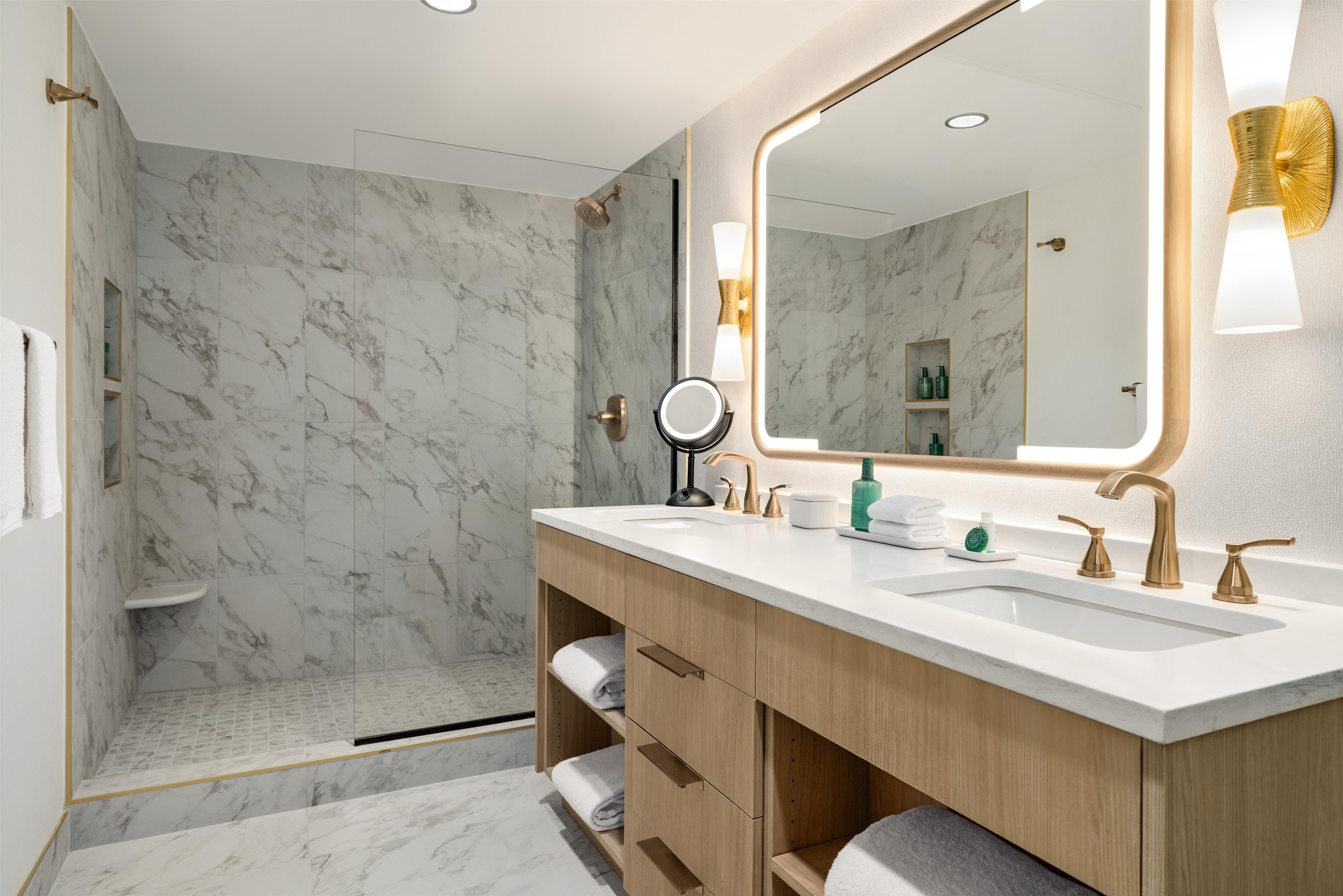 Hilton Scottsdale Resort & Villas Room Type - 1 KG JR STE MOB ACC TUB