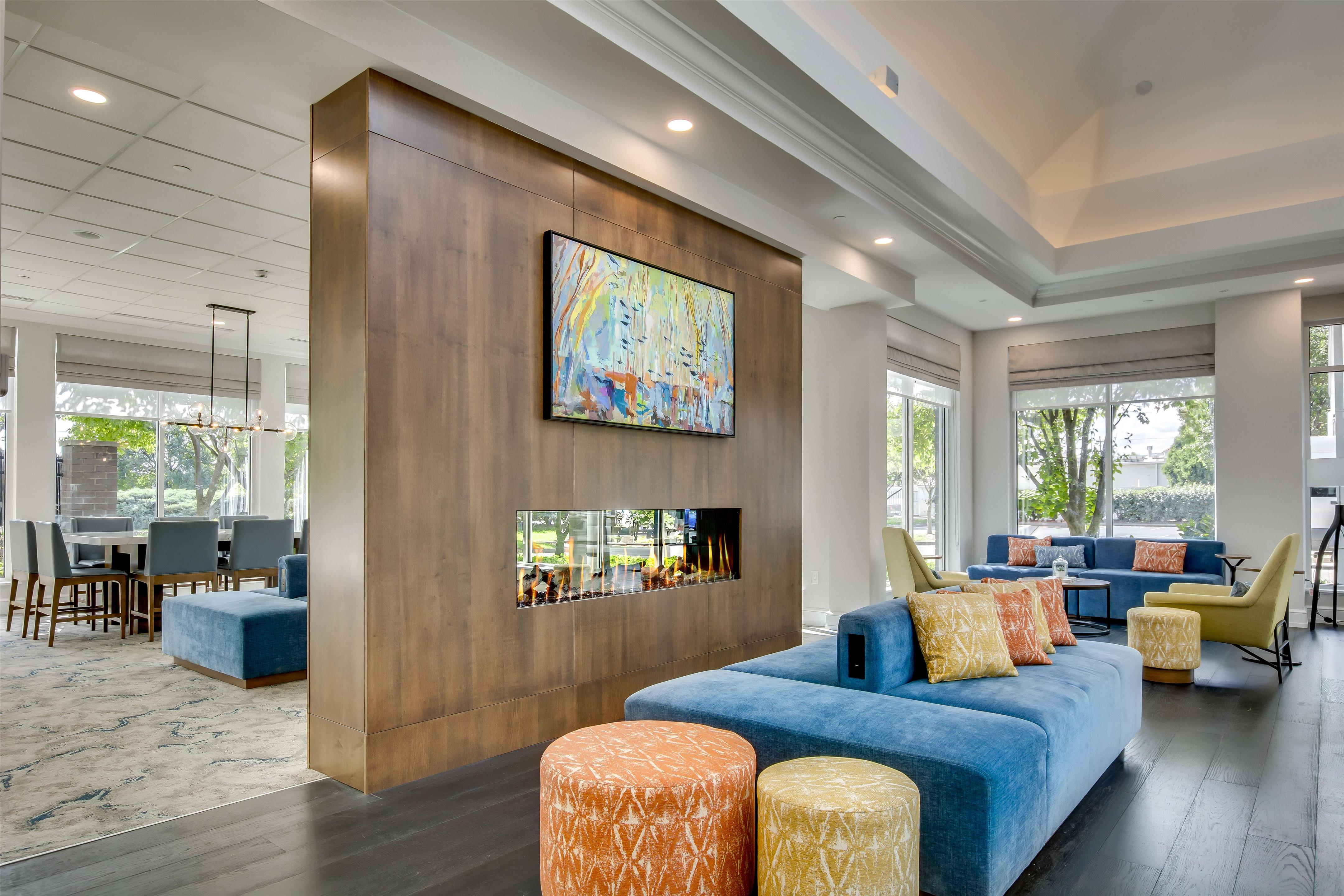 Lobby | Hilton Garden Inn Louisville Airport