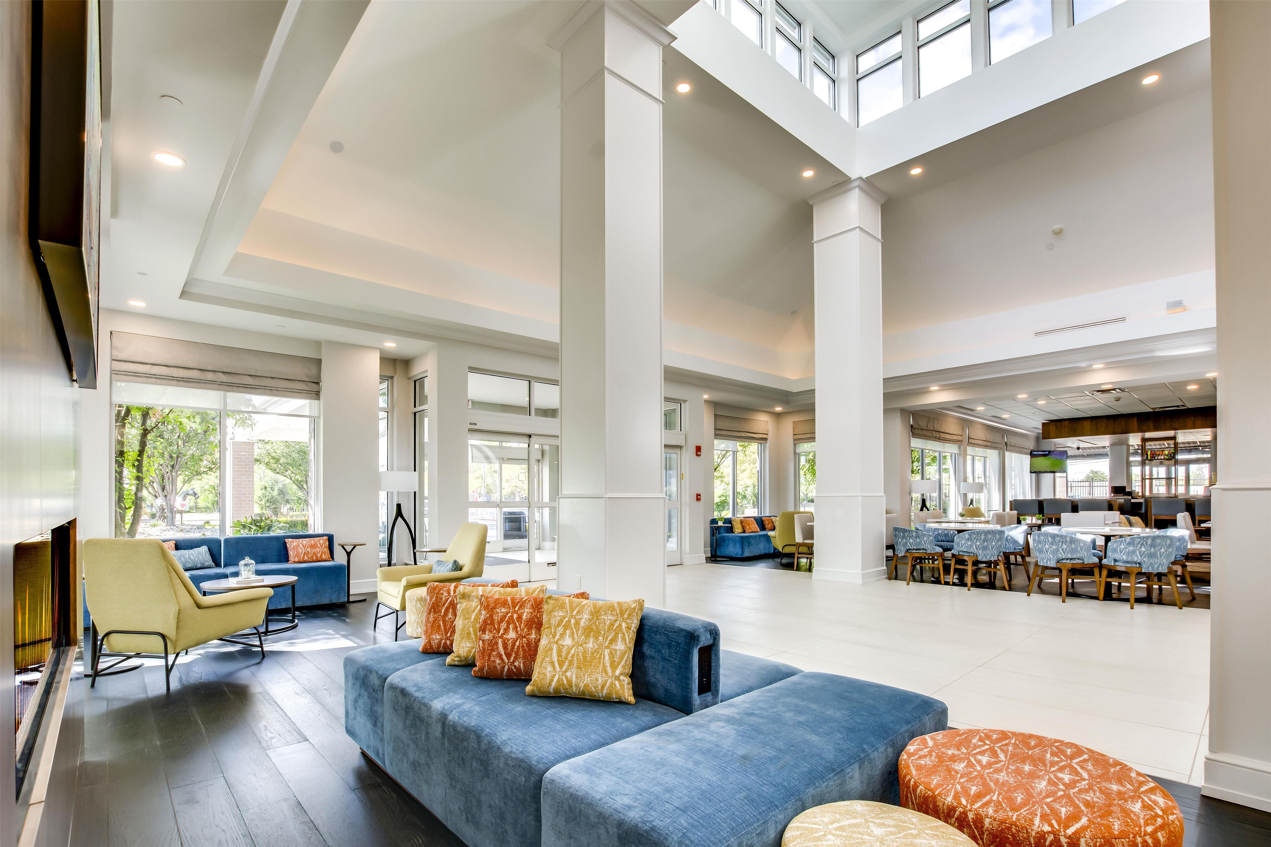 Lobby | Hilton Garden Inn Louisville Airport