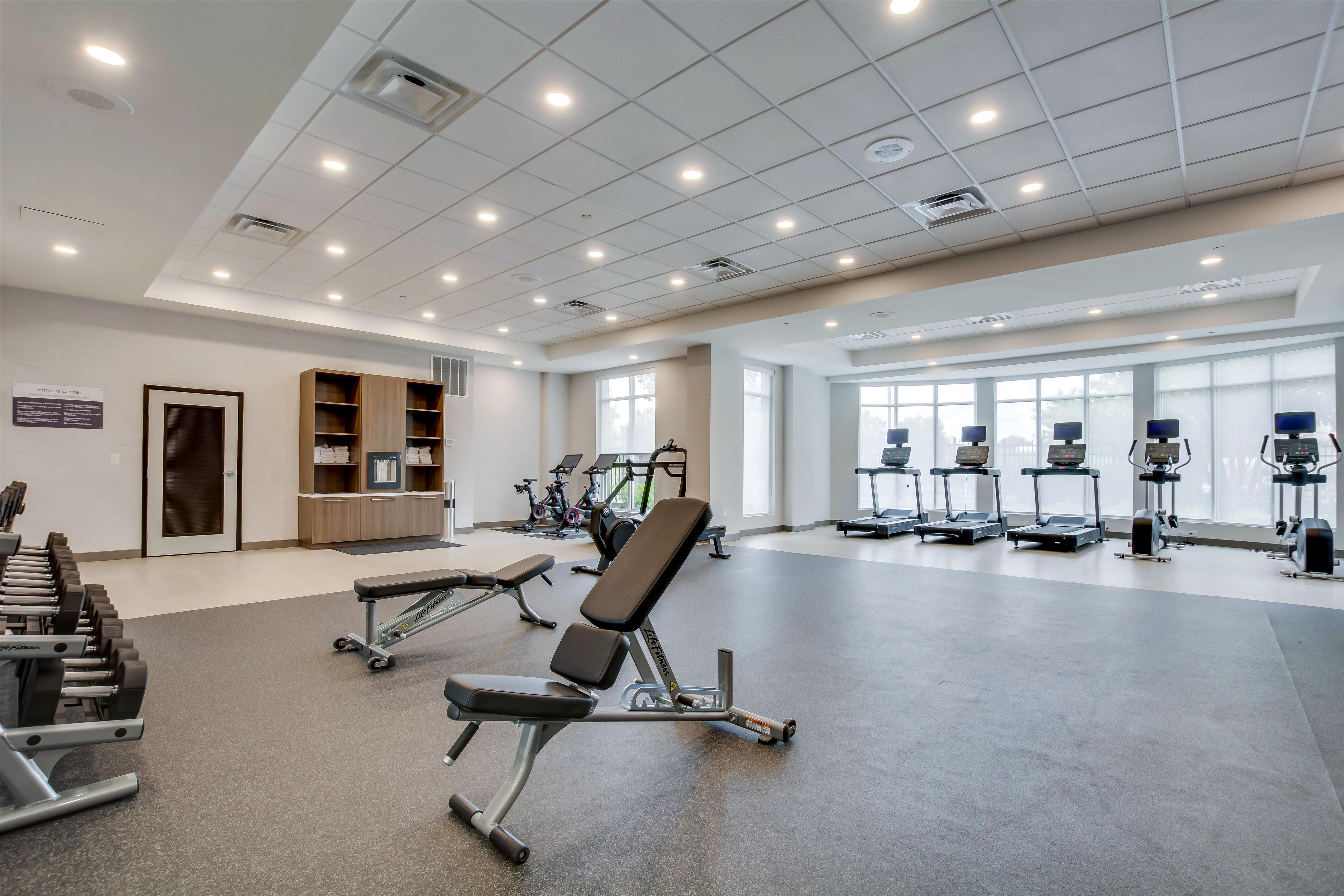 Health club fitness center gym | Hilton Garden Inn Louisville Airport