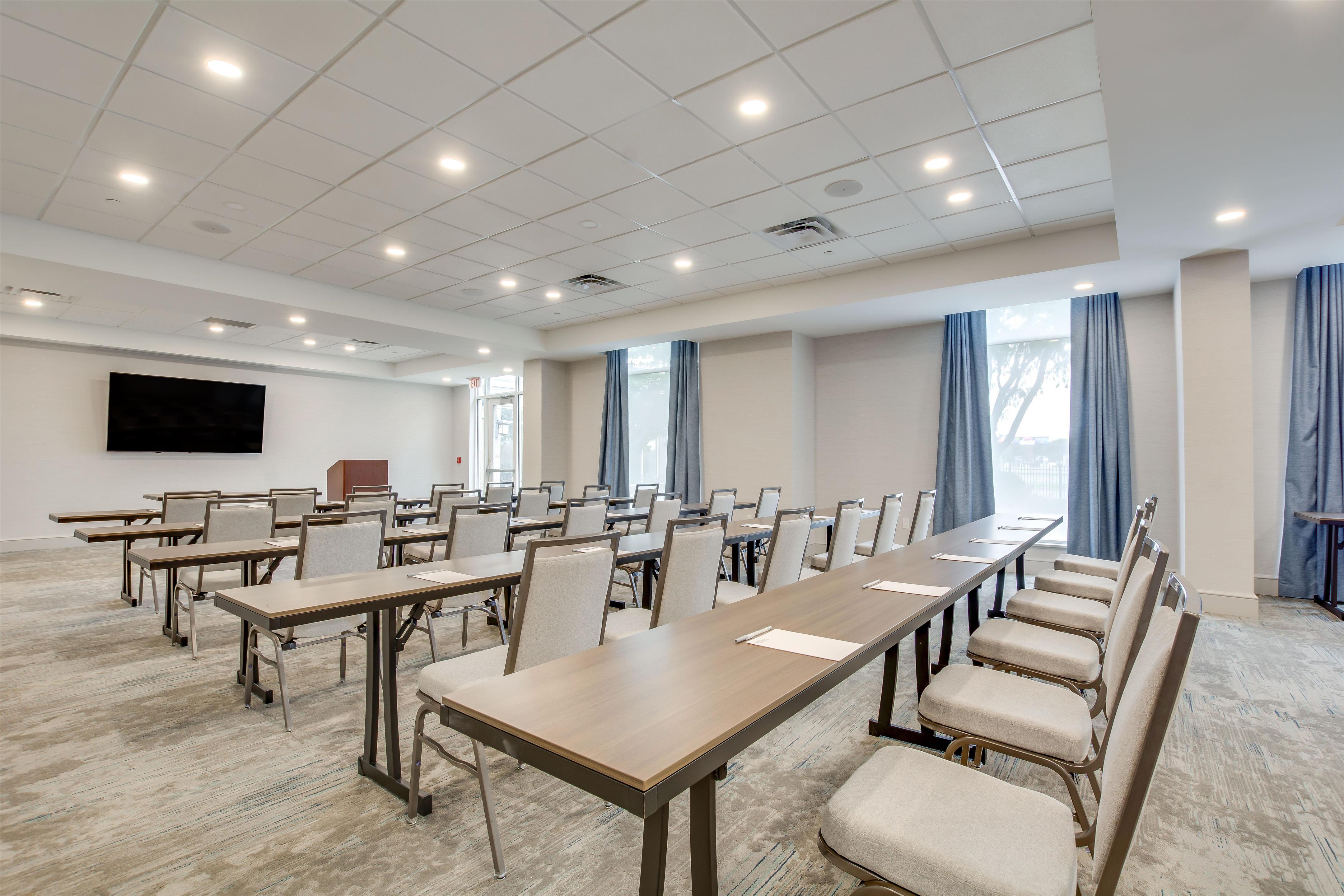 Meeting Room | Hilton Garden Inn Louisville Airport