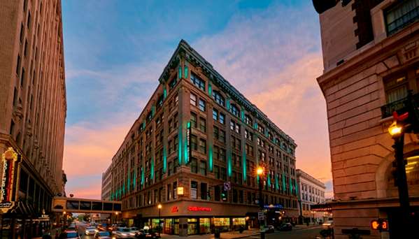 Exterior view - Embassy Suites Downtown Louisville - I-65, Exit 136C