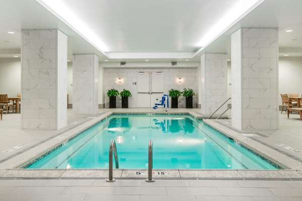 Pool - Embassy Suites Downtown Louisville - I-65, Exit 136C