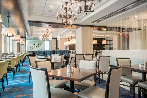 Restaurant - Embassy Suites Downtown Louisville - I-65, Exit 136C