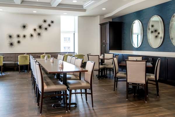 Restaurant - Embassy Suites Downtown Louisville - I-65, Exit 136C
