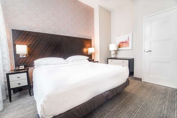  - Embassy Suites Downtown Louisville - I-65, Exit 136C