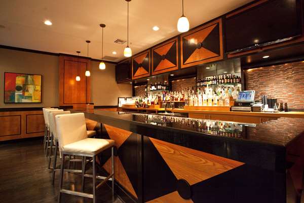 Restaurant - Embassy Suites East Louisville