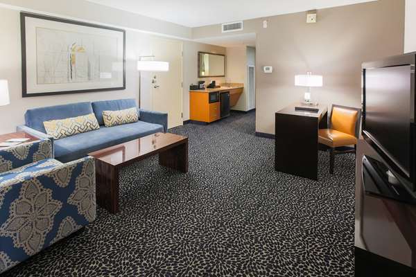  - Embassy Suites East Louisville