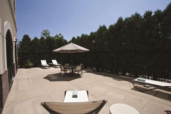 Exterior view - Embassy Suites East Louisville