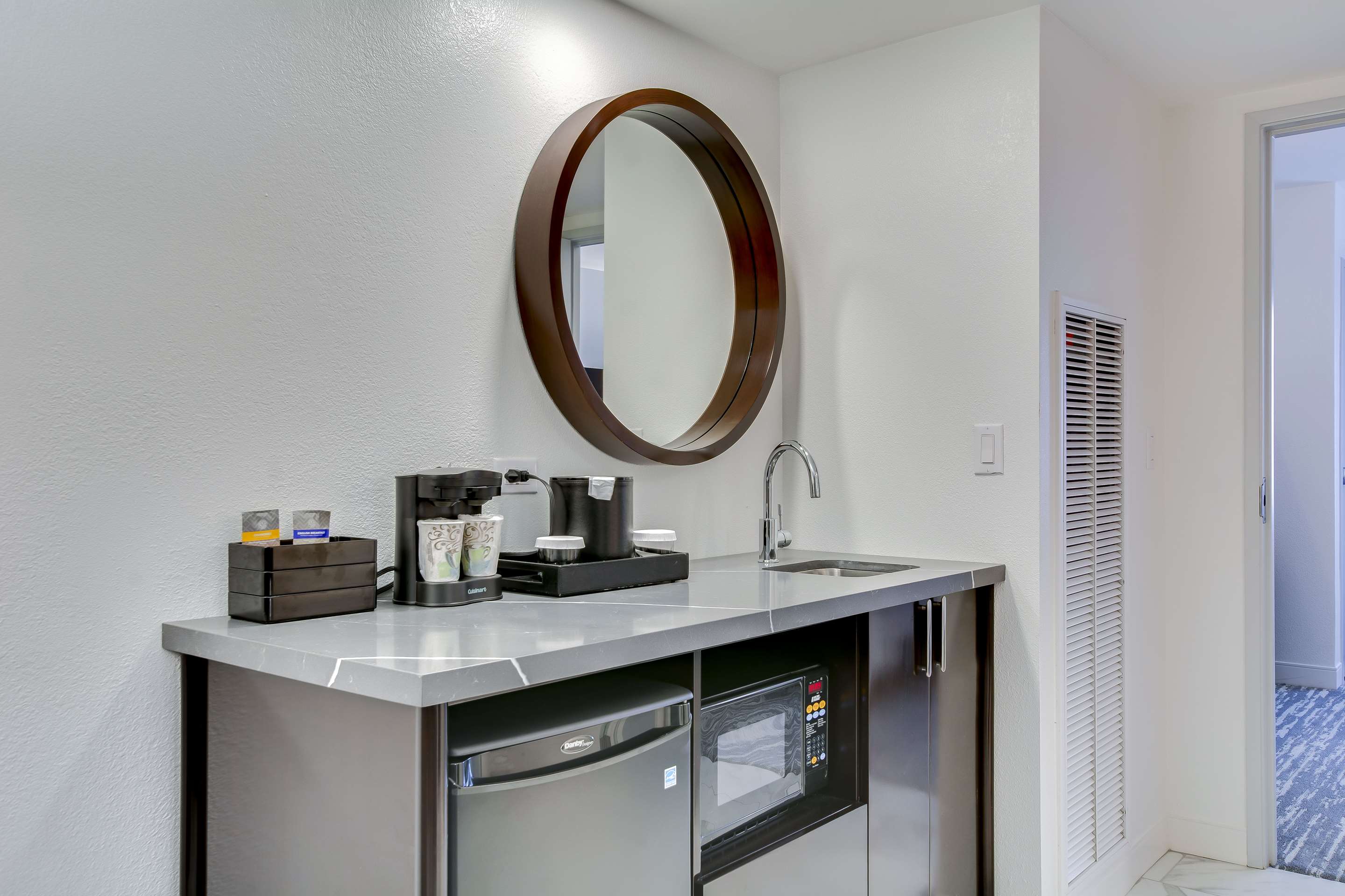 Guest room