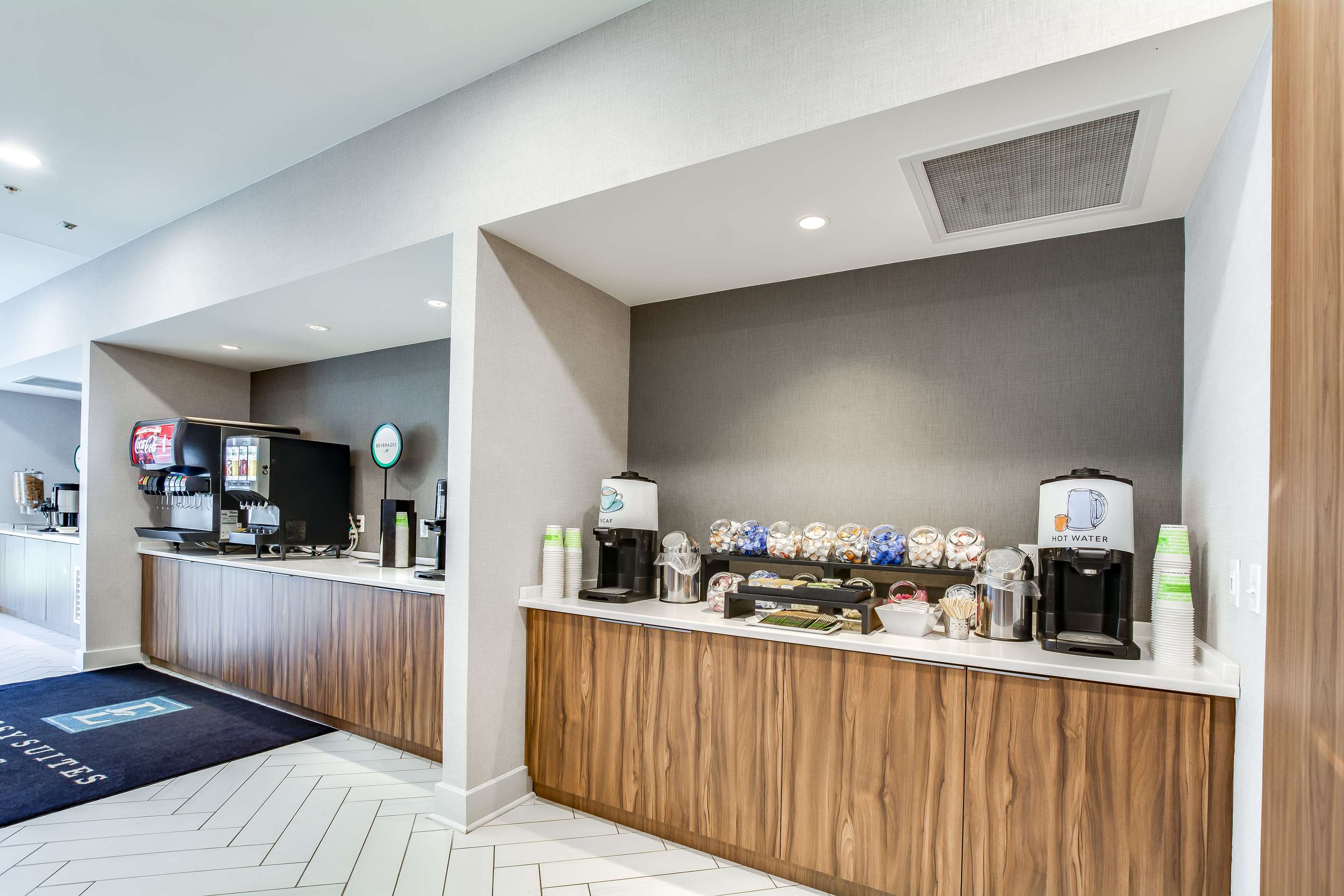 Breakfast Area | Embassy Suites by Hilton Louisville East
