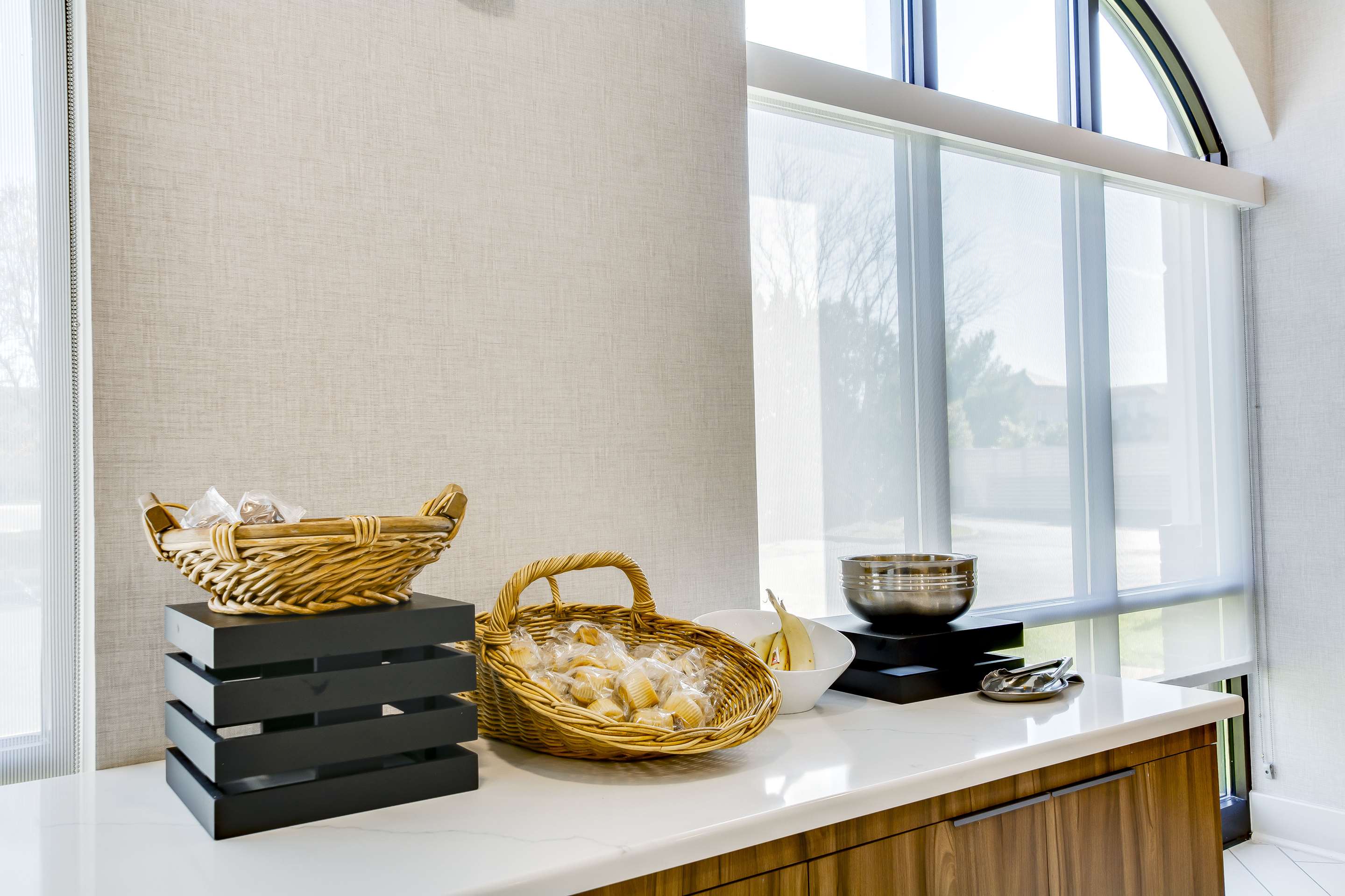Breakfast Area | Embassy Suites by Hilton Louisville East