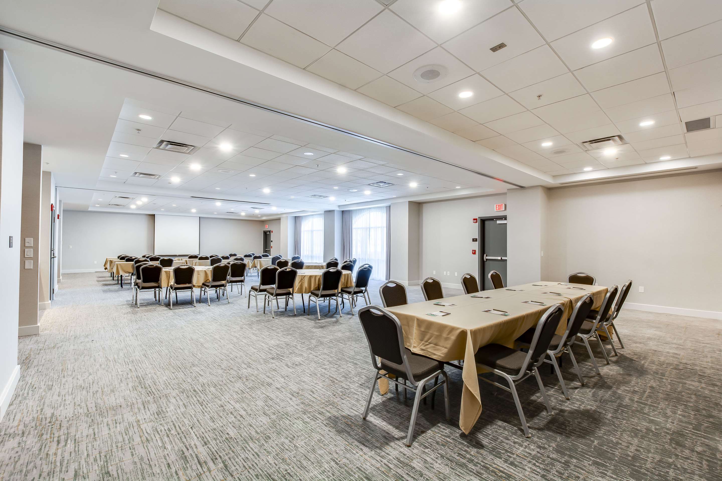 Meeting Room | Embassy Suites by Hilton Louisville East