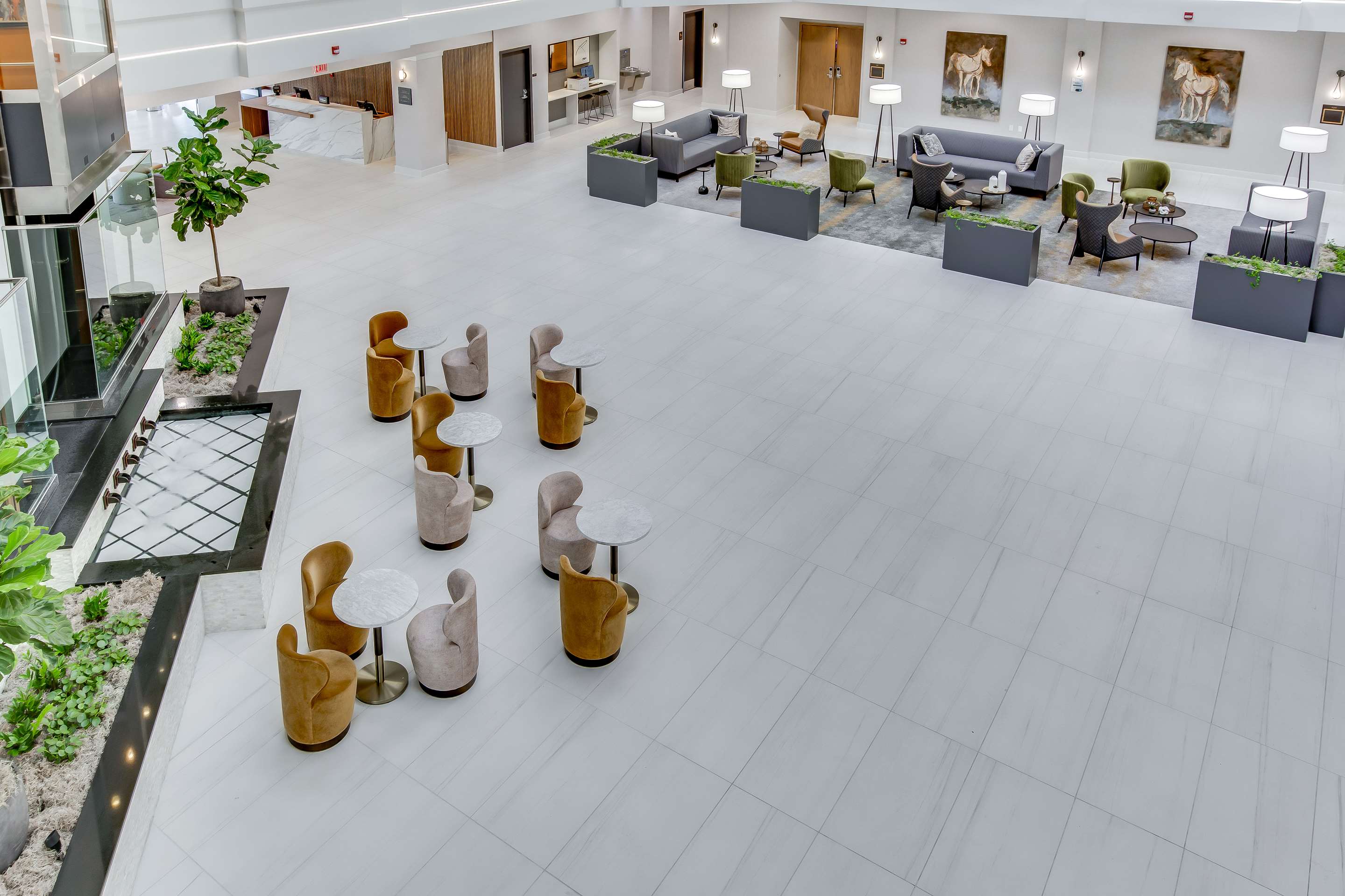 Lobby | Embassy Suites by Hilton Louisville East