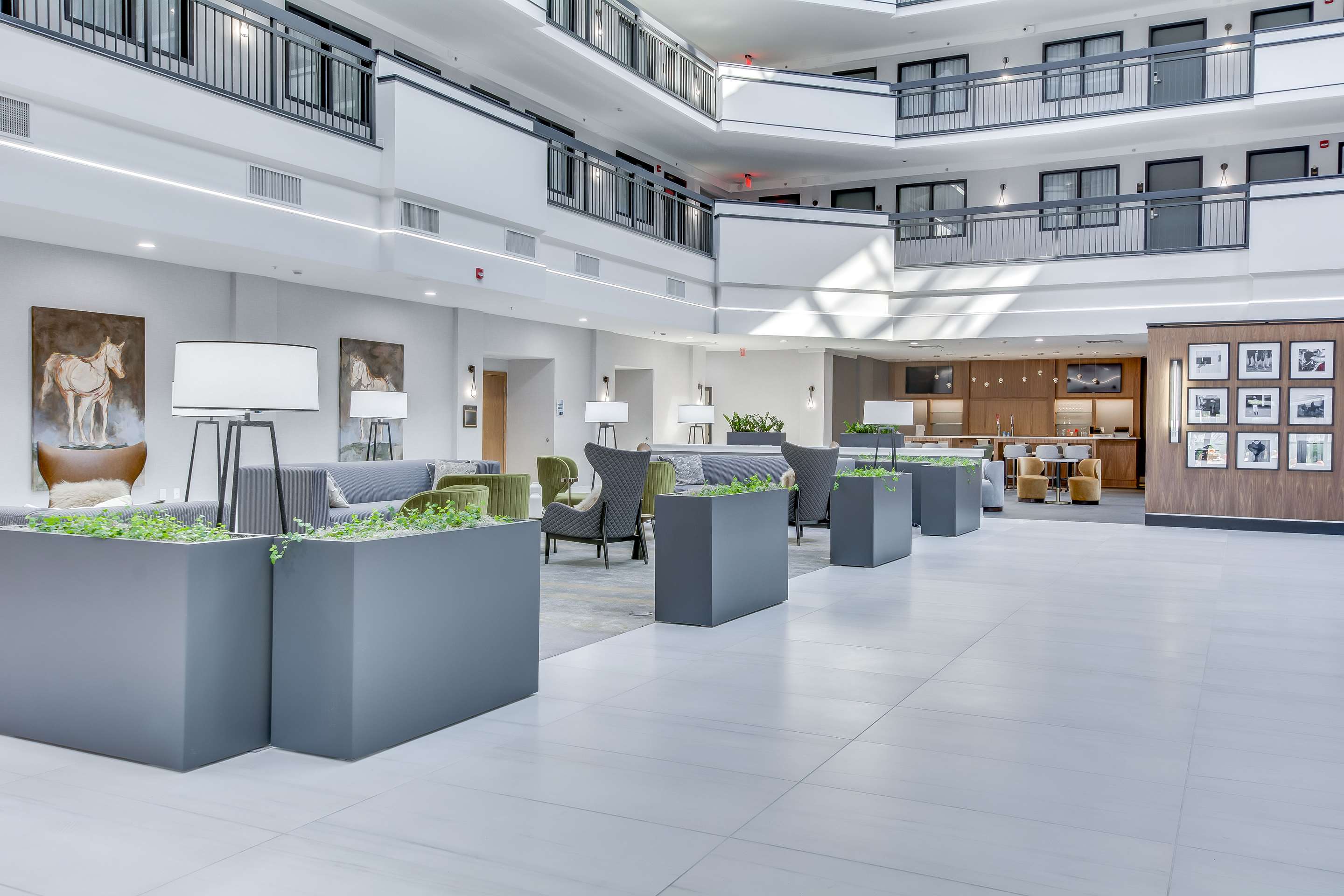 Lobby | Embassy Suites by Hilton Louisville East