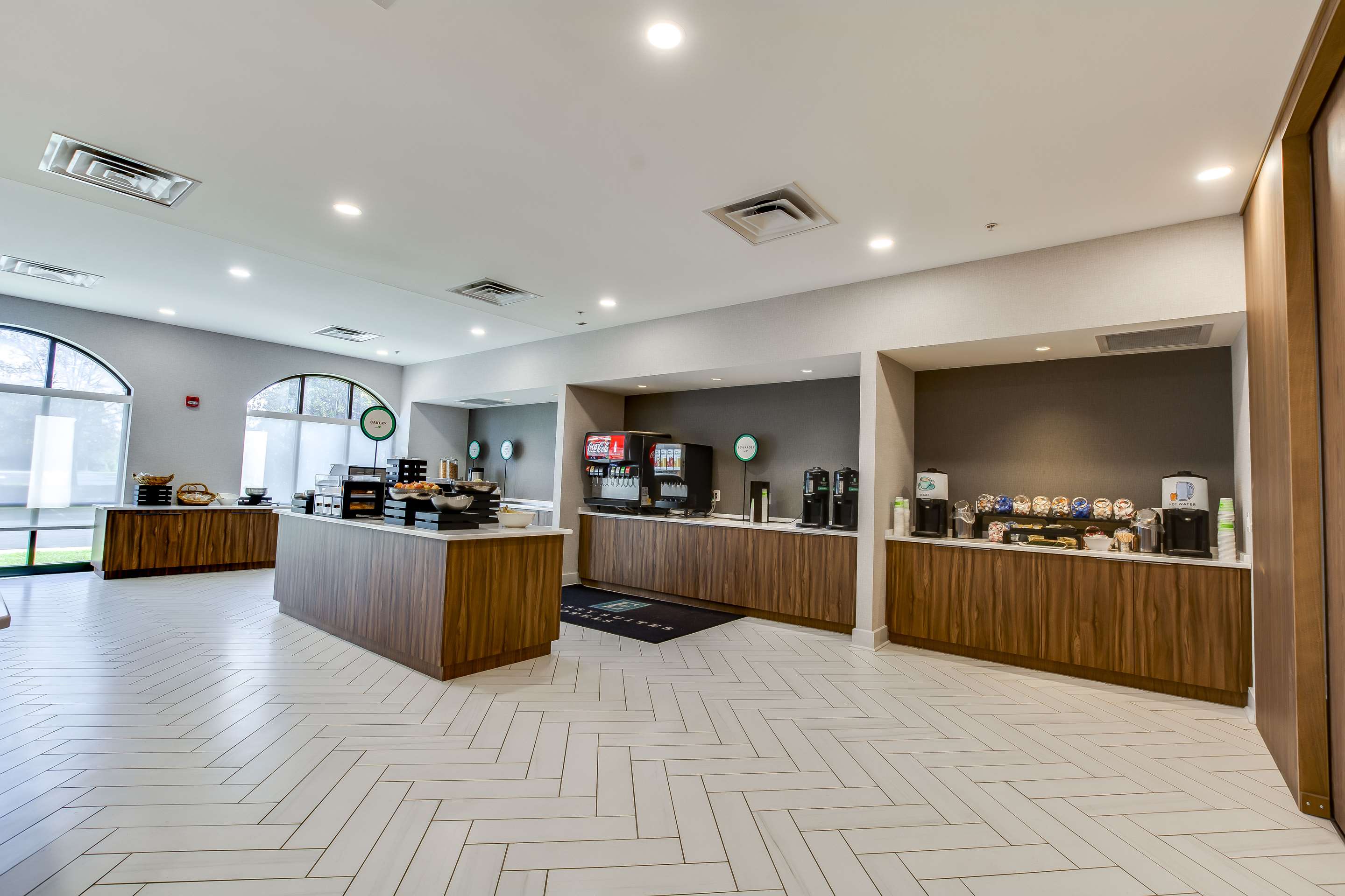 Breakfast Area | Embassy Suites by Hilton Louisville East