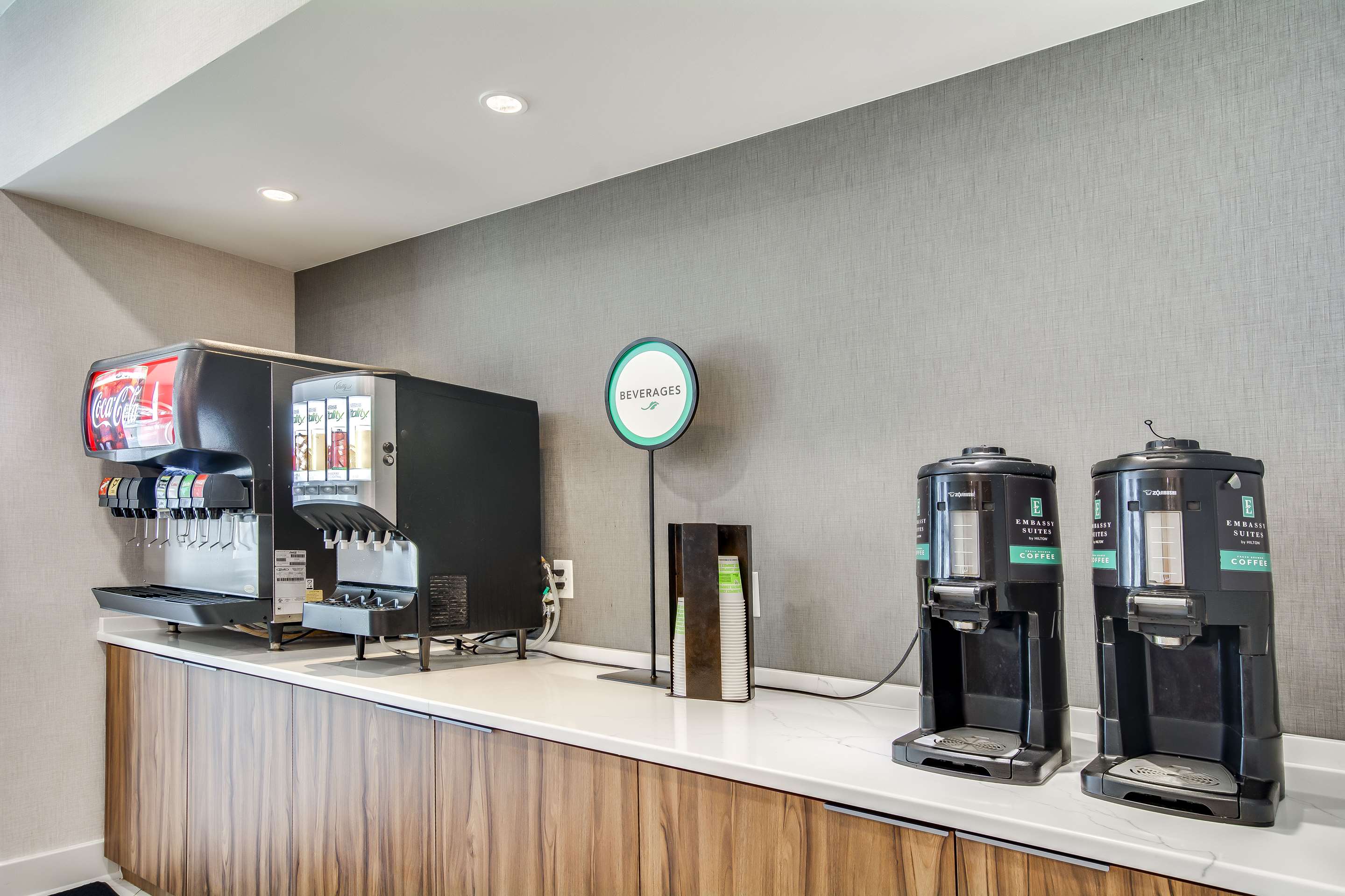 Breakfast Area | Embassy Suites by Hilton Louisville East