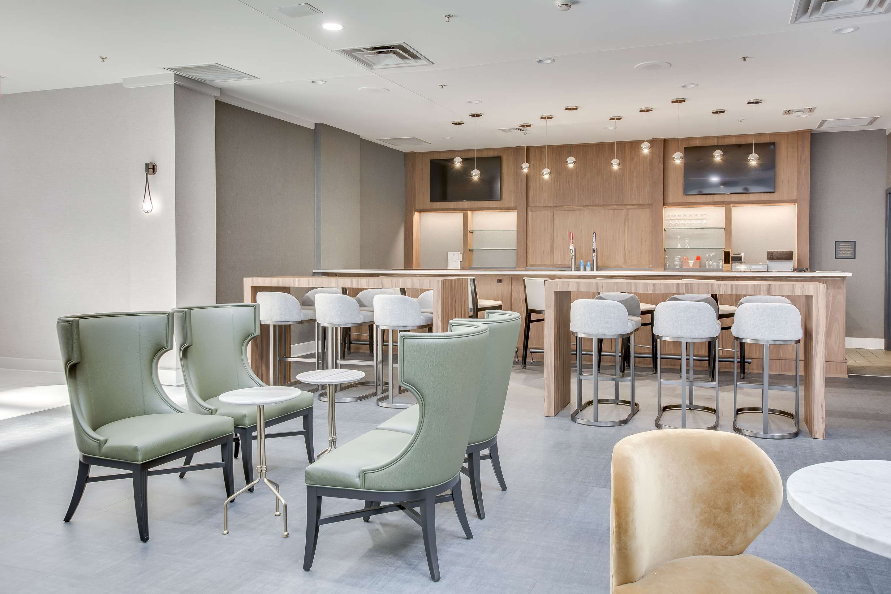 BarLounge | Embassy Suites by Hilton Louisville East