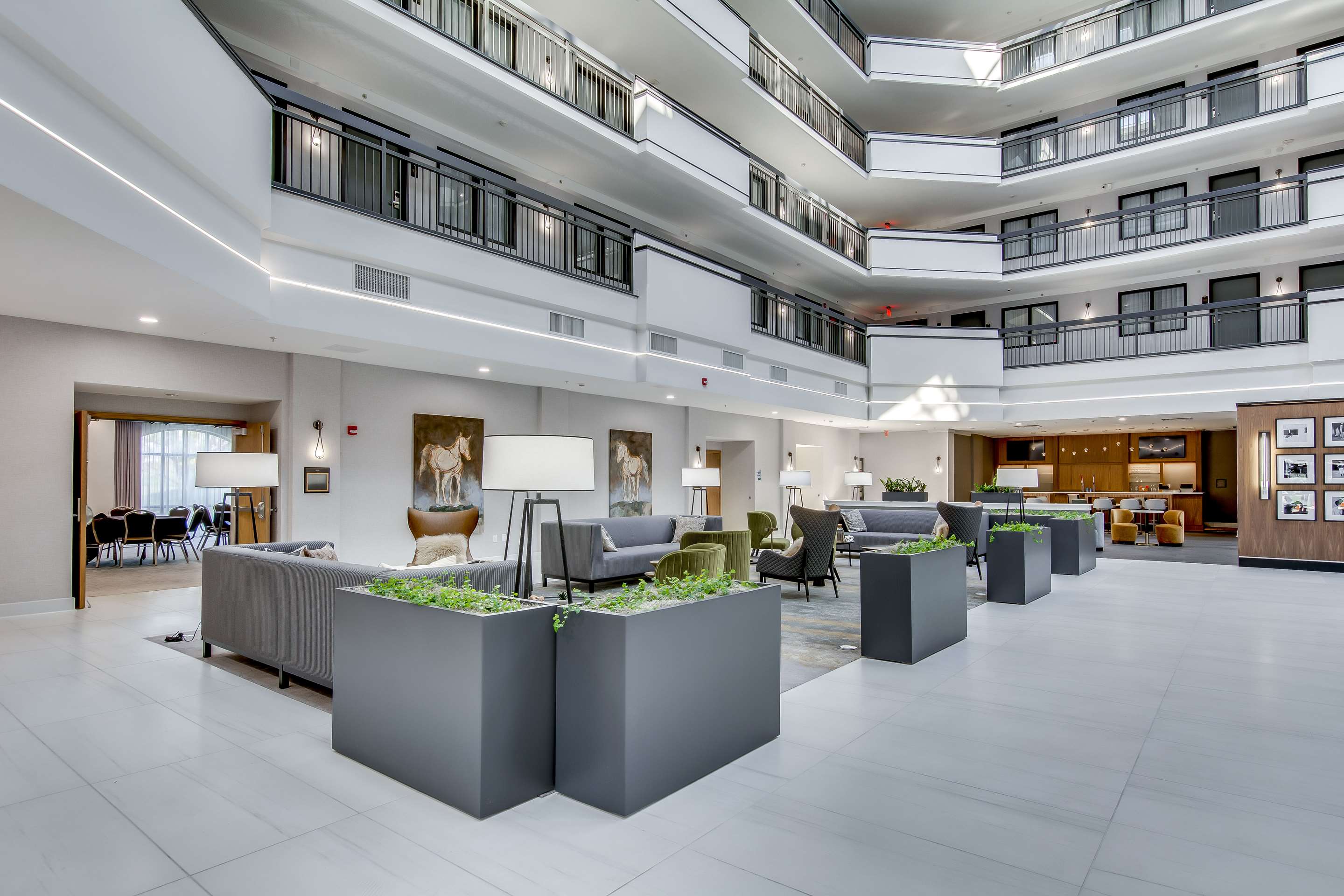 Lobby | Embassy Suites by Hilton Louisville East