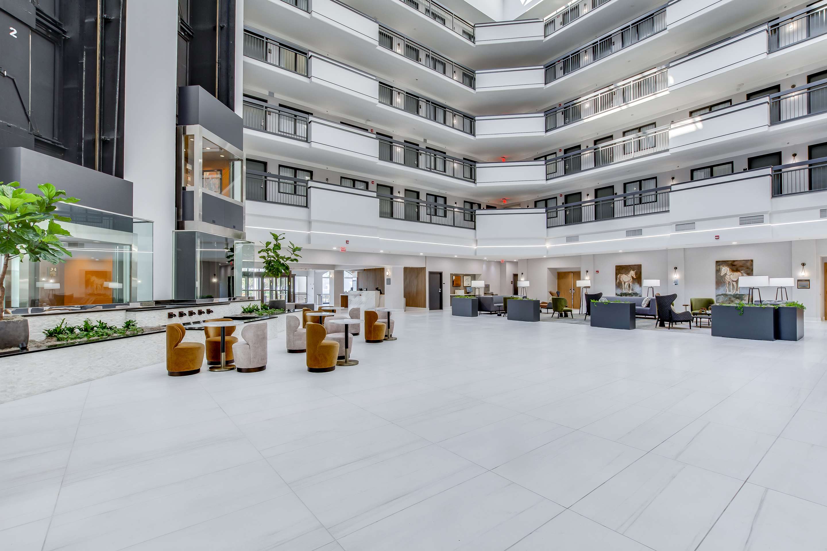 Lobby | Embassy Suites by Hilton Louisville East