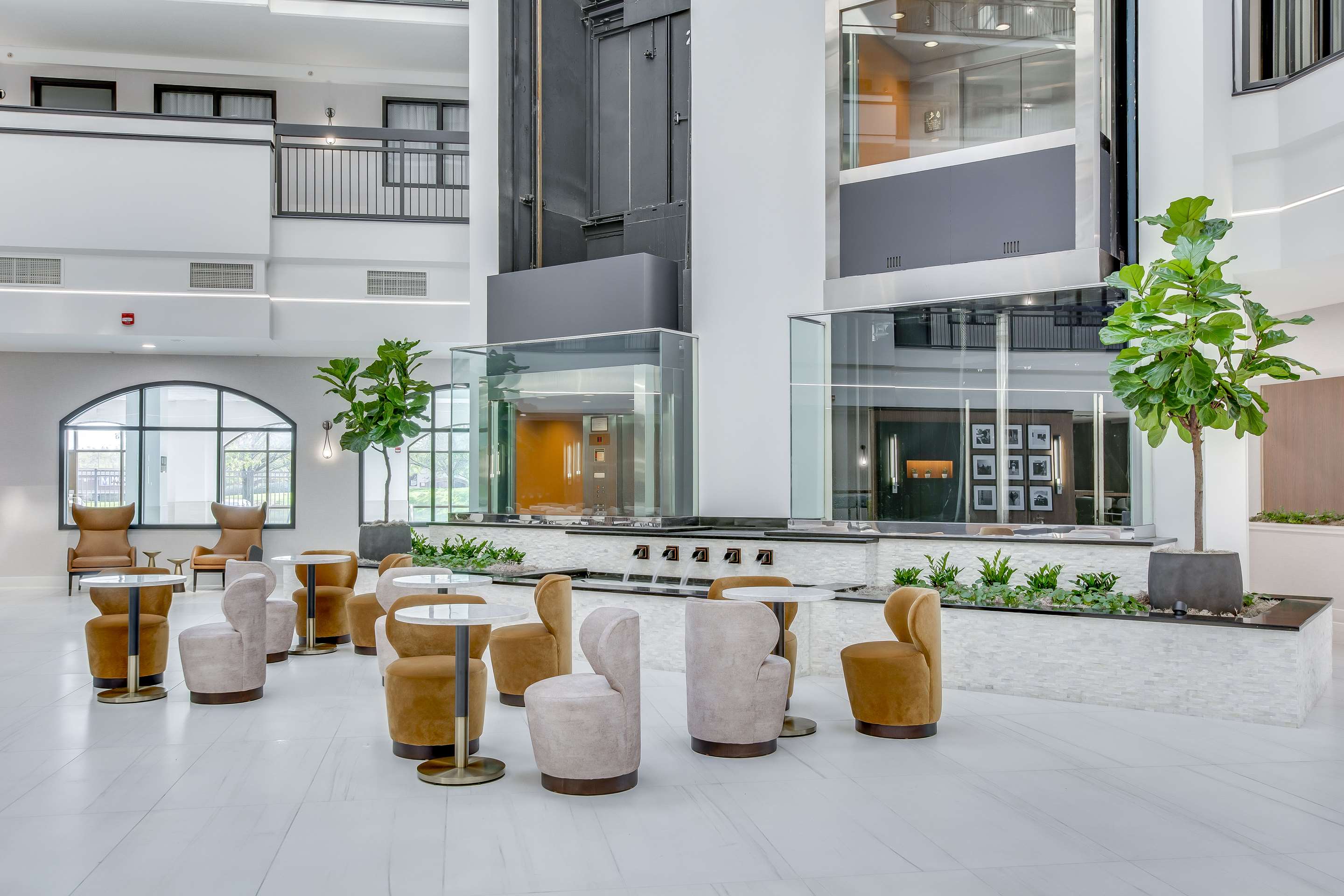 Lobby | Embassy Suites by Hilton Louisville East