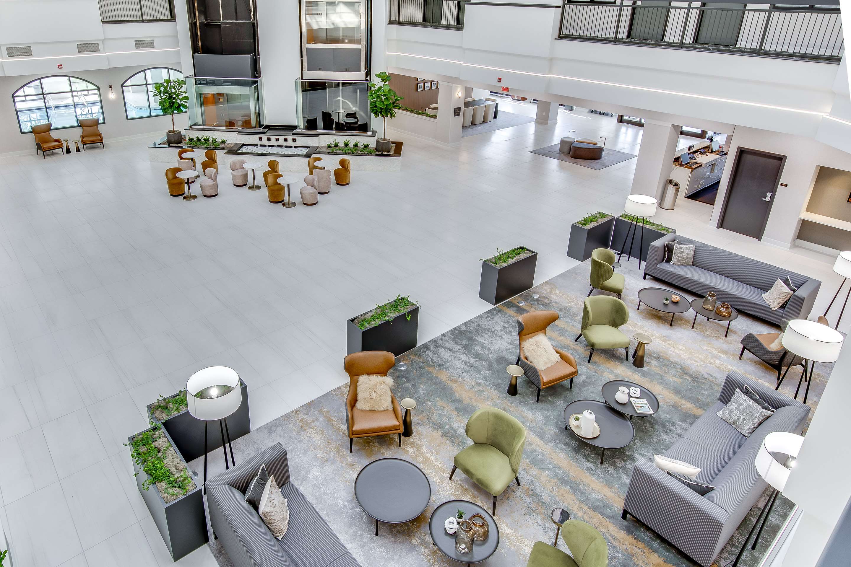 Lobby | Embassy Suites by Hilton Louisville East