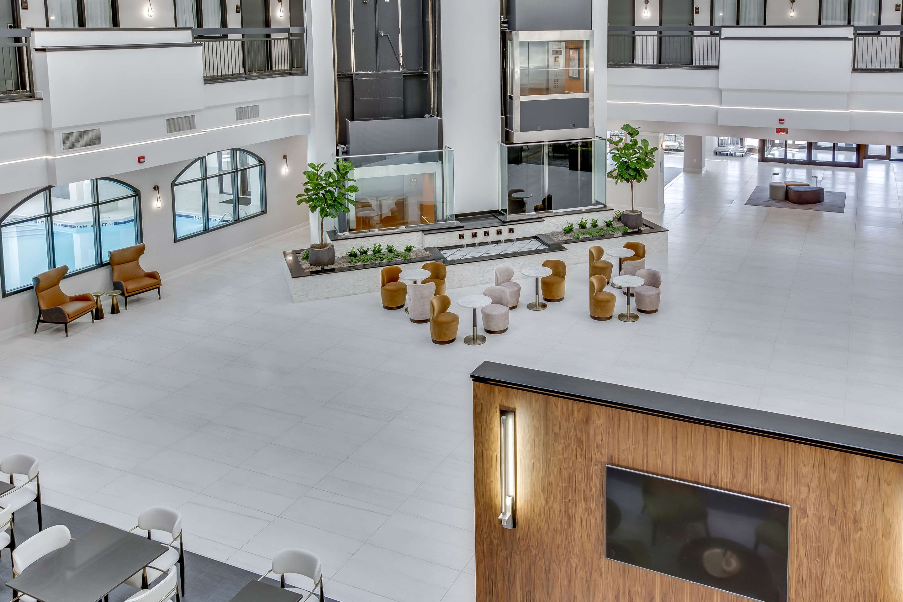 Lobby | Embassy Suites by Hilton Louisville East