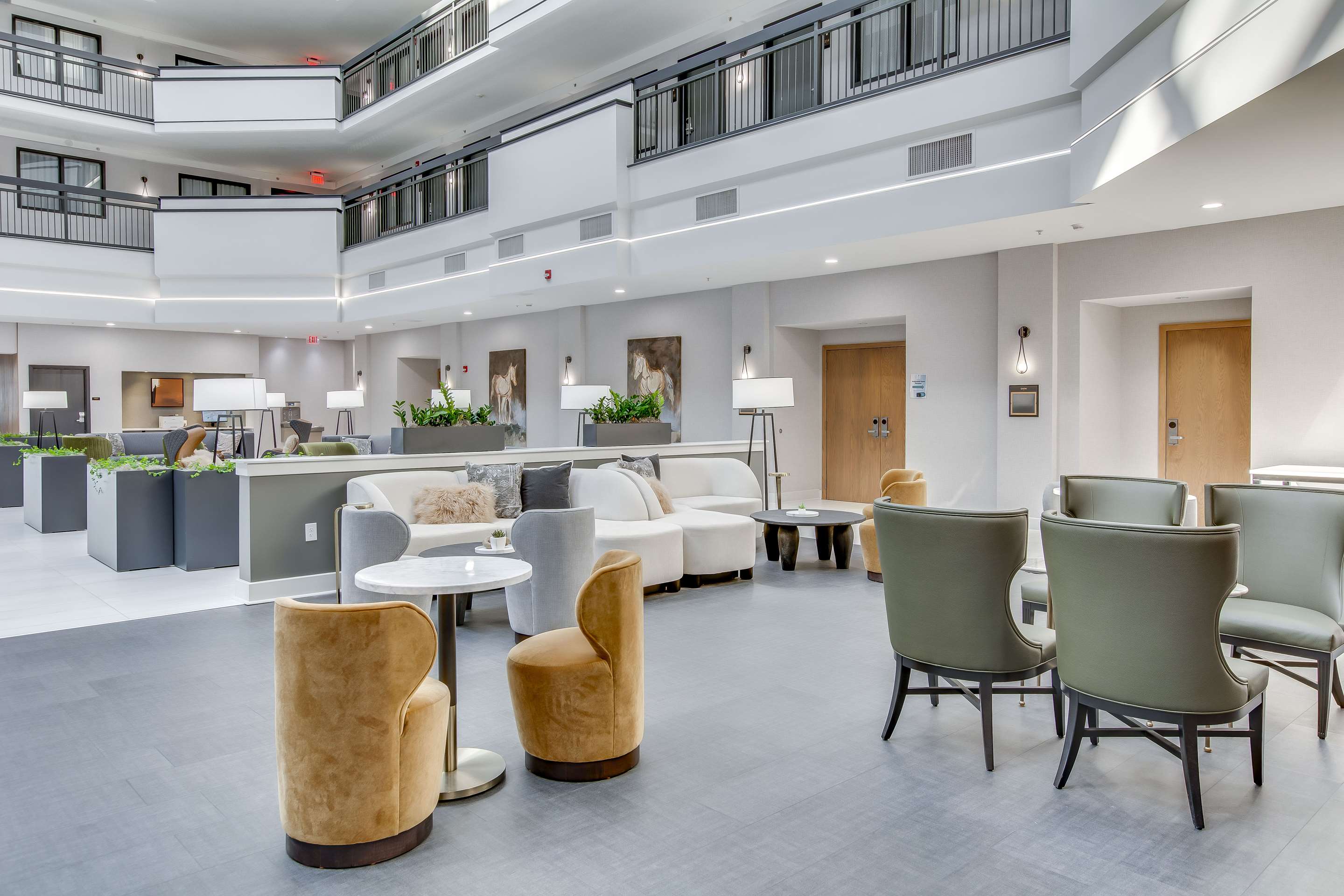 Lobby | Embassy Suites by Hilton Louisville East