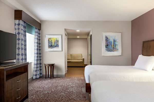  - Hilton Garden Inn Downtown Louisville - I-65, Exit 136C