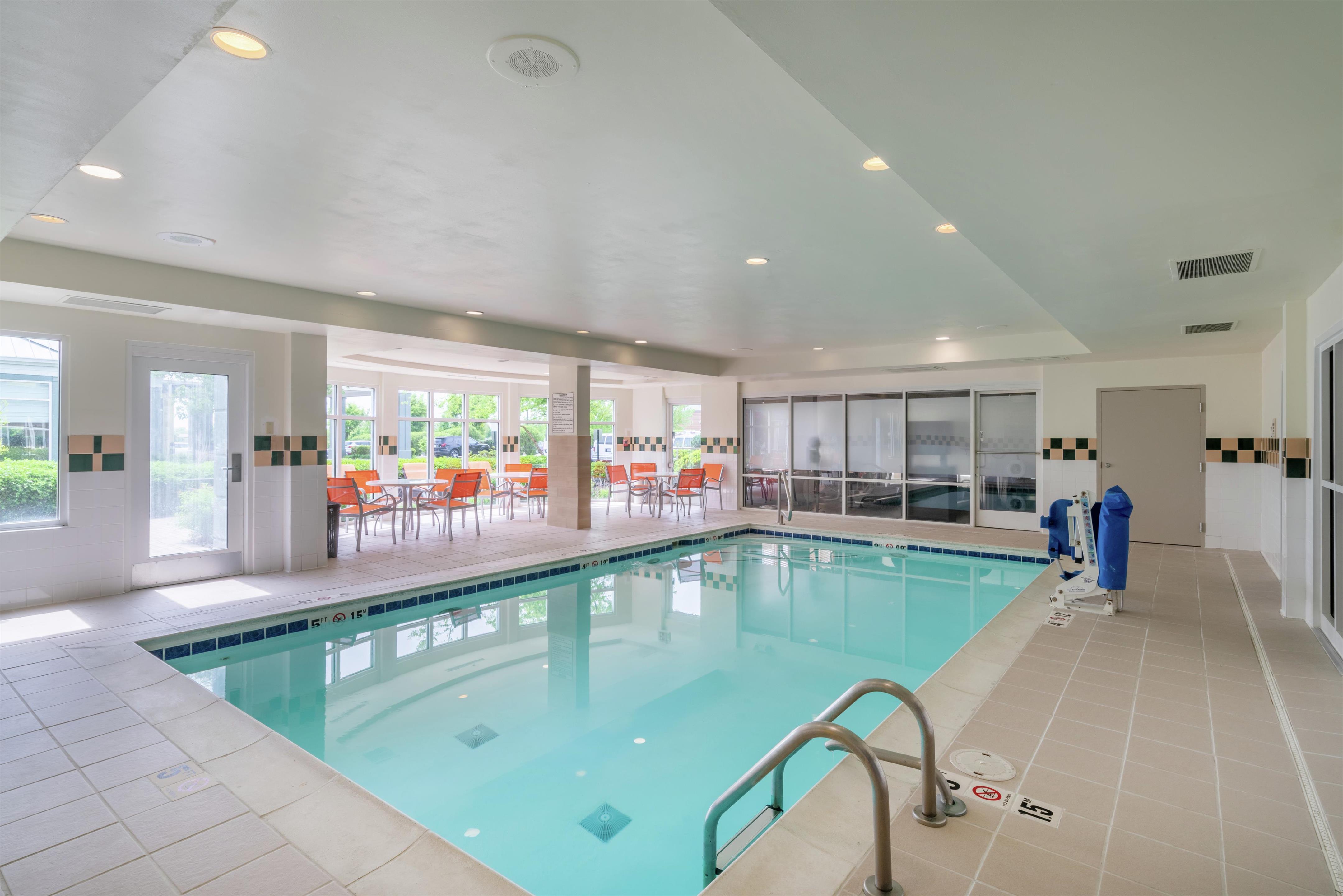 Pool | Hilton Garden Inn Louisville East