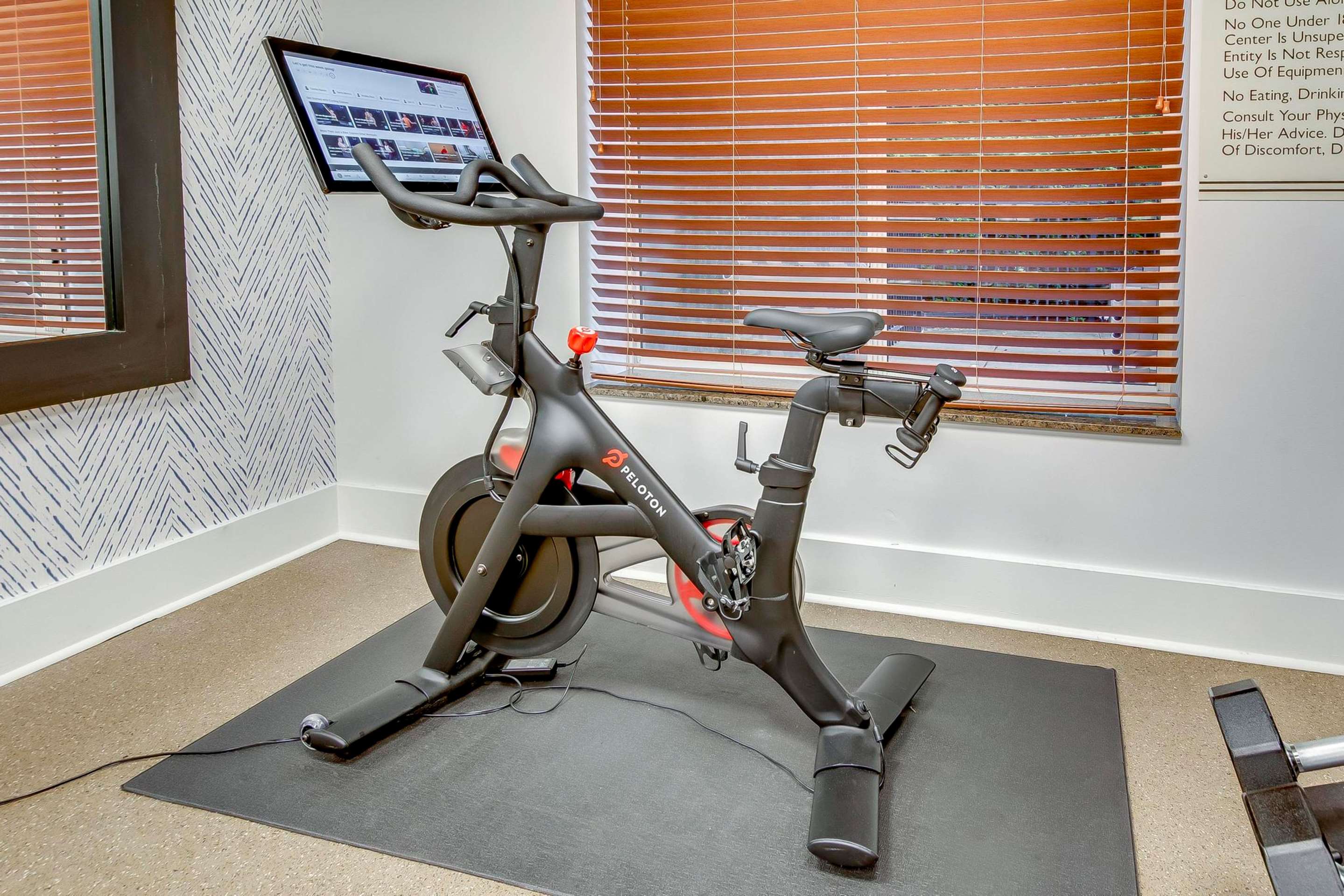 Health club fitness center gym | Hilton Garden Inn Louisville/Northeast
