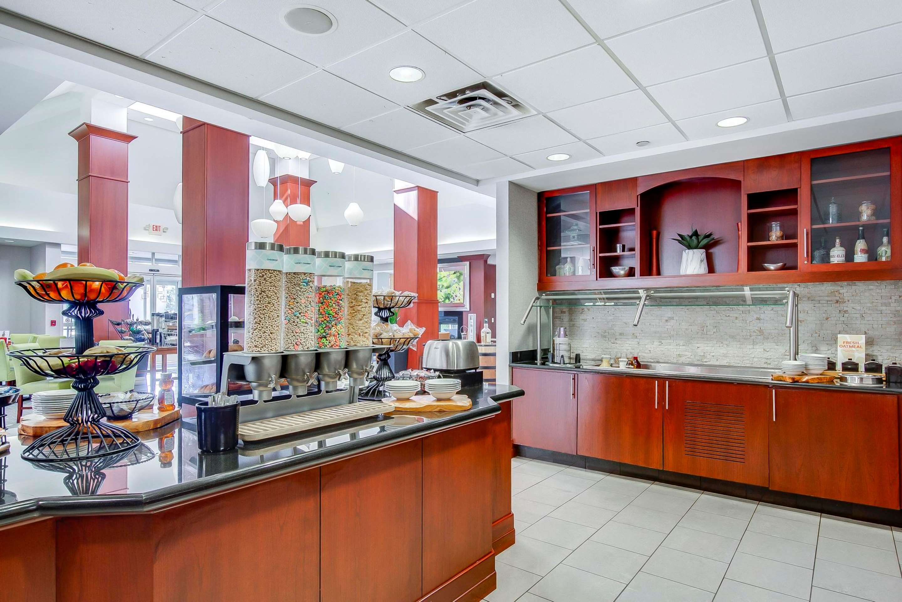 Breakfast Area | Hilton Garden Inn Louisville/Northeast