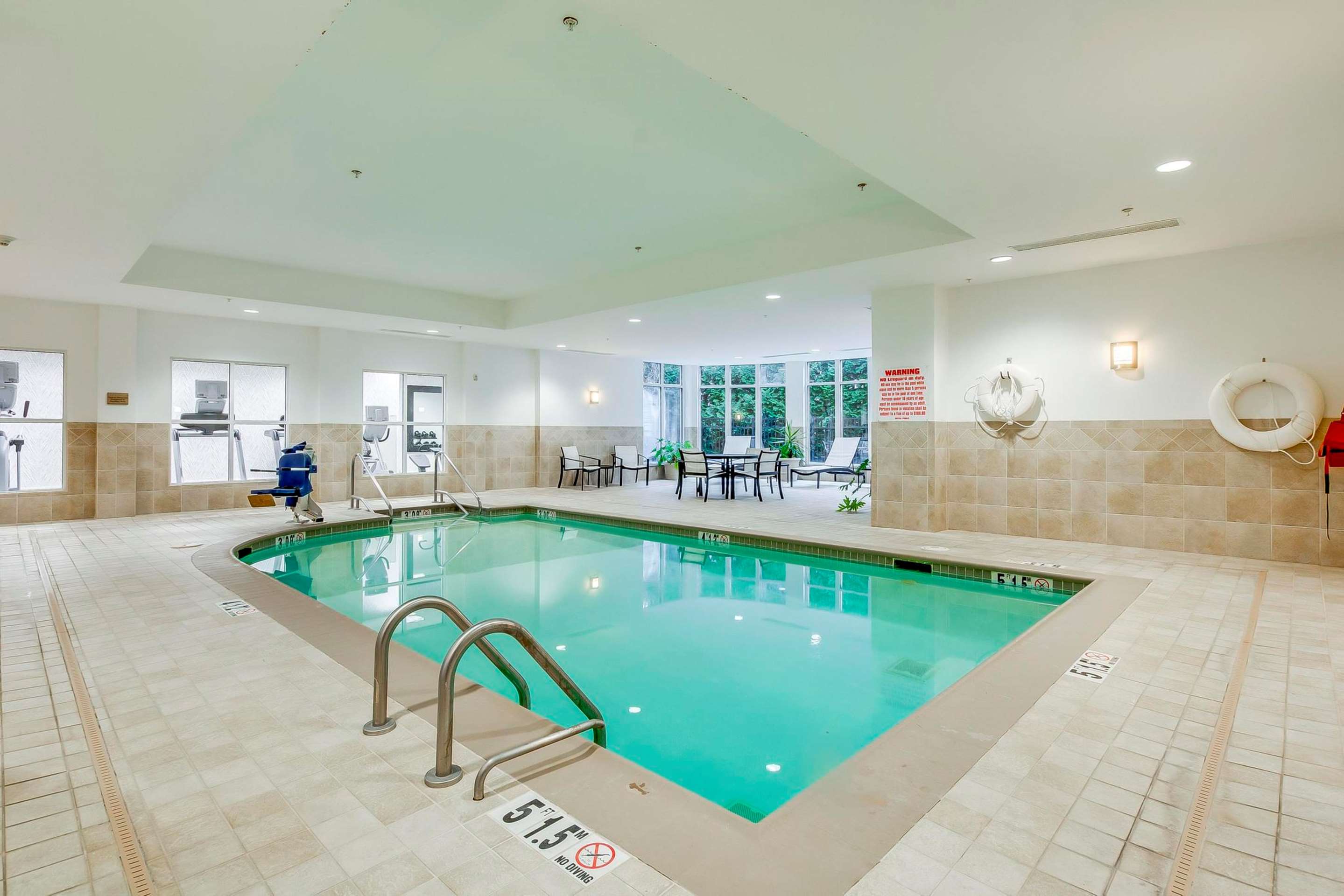 Pool | Hilton Garden Inn Louisville/Northeast