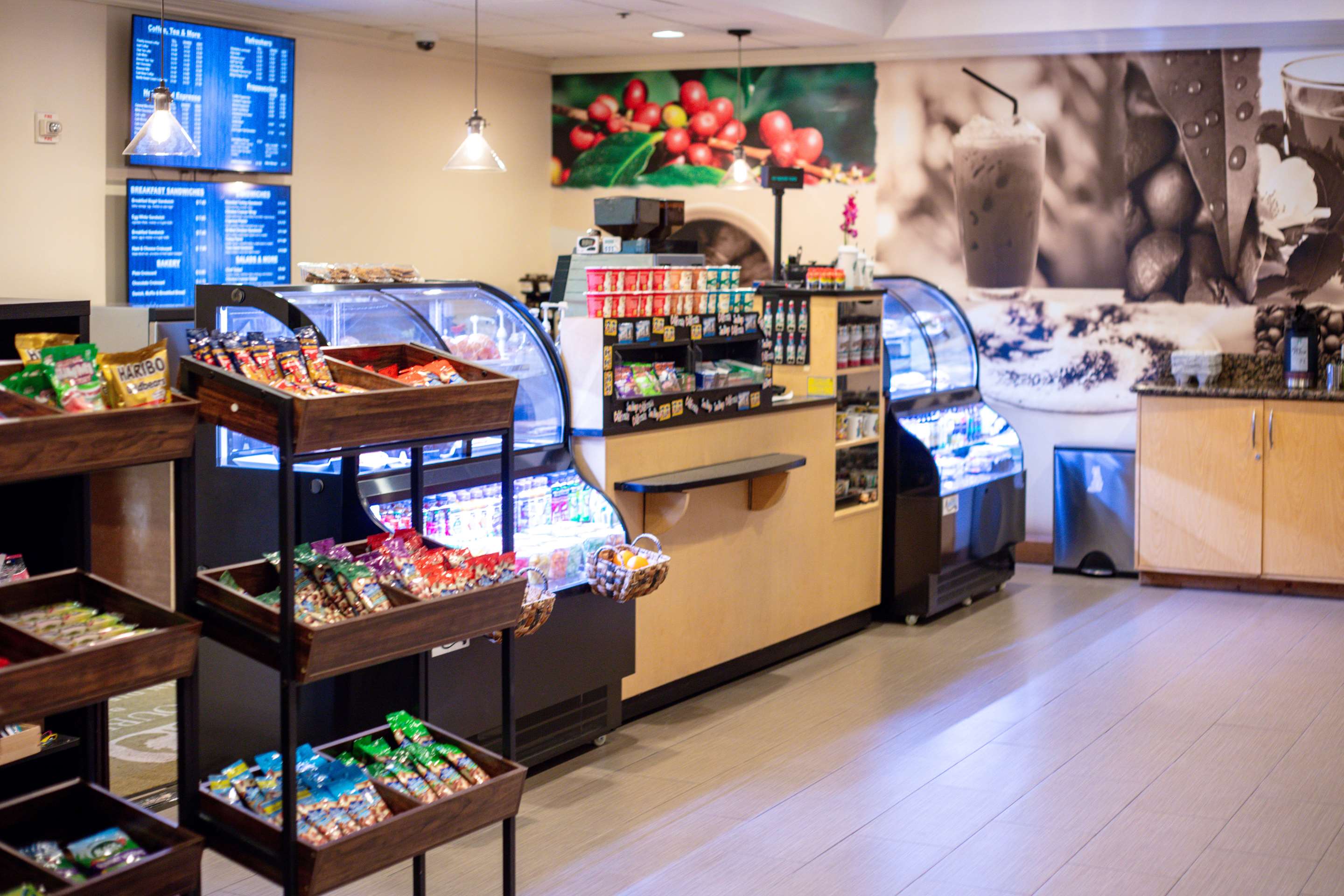 Restaurant | DoubleTree by Hilton Hotel San Diego - Mission Valley