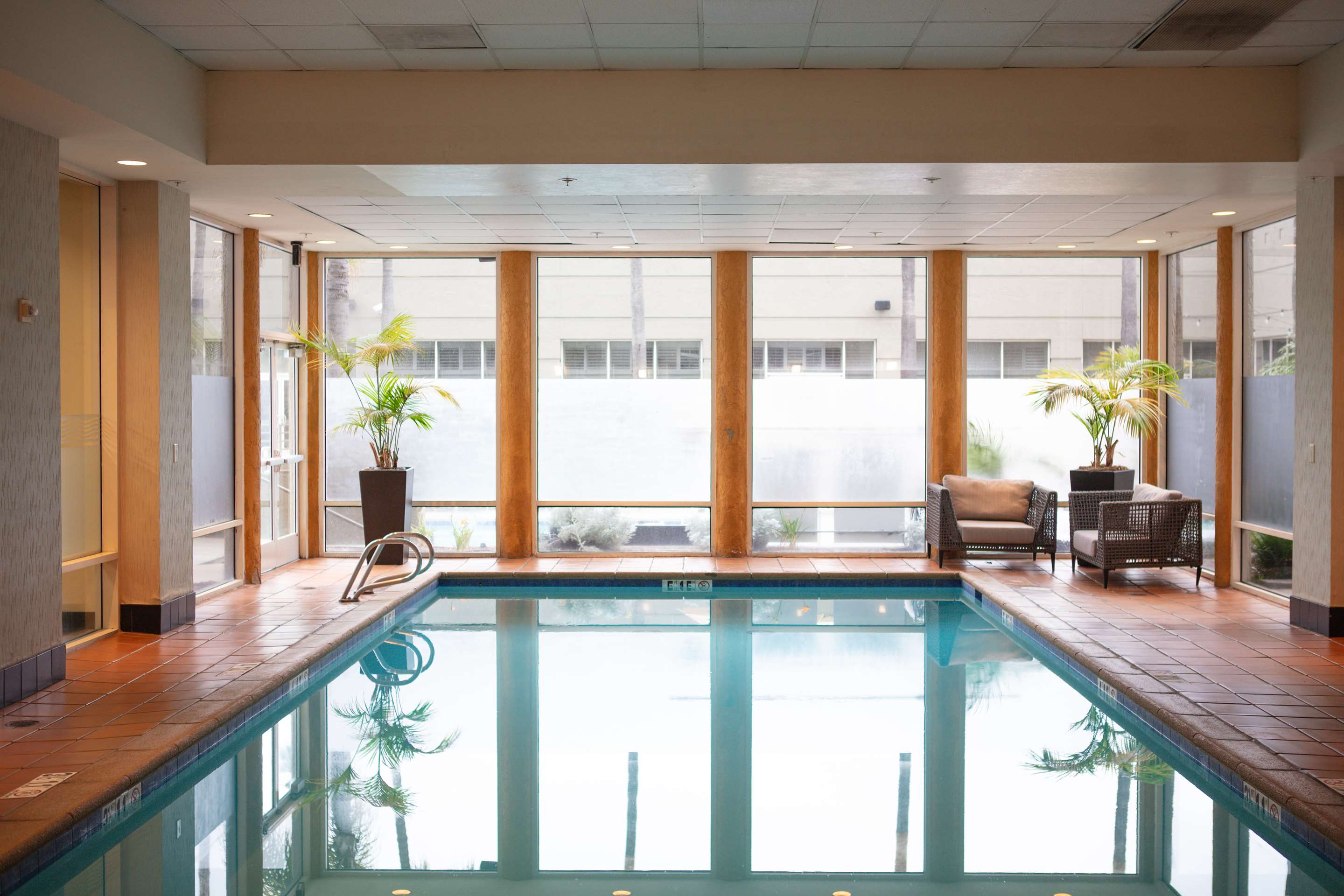 Pool | DoubleTree by Hilton Hotel San Diego - Mission Valley